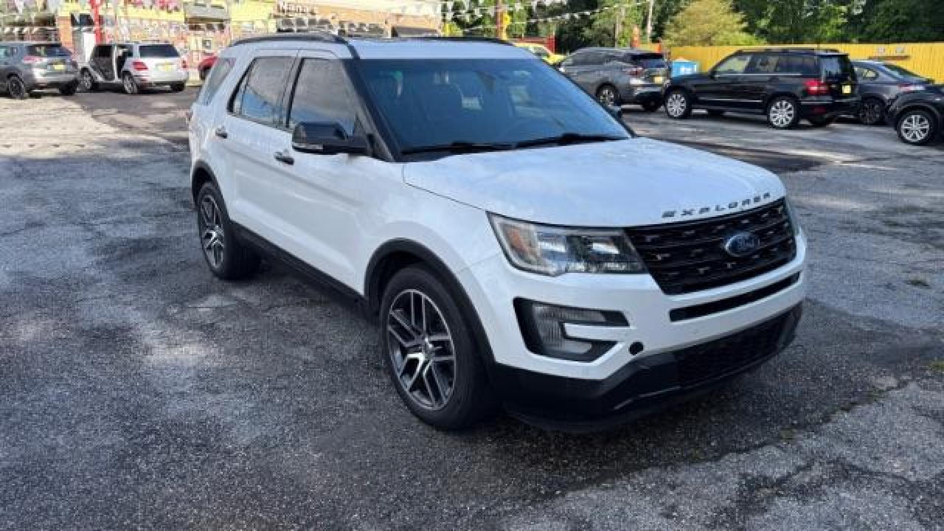 2016 White Ford Explorer Sport (1FM5K8GT3GG) with an EcoBoost 3.5L V-6 gasoline direct injection engine, located at 1806 Veterans Memorial Hwy SW, Austell, GA, 30168, (770) 944-9558, 33.817959, -84.606987 - Photo#2