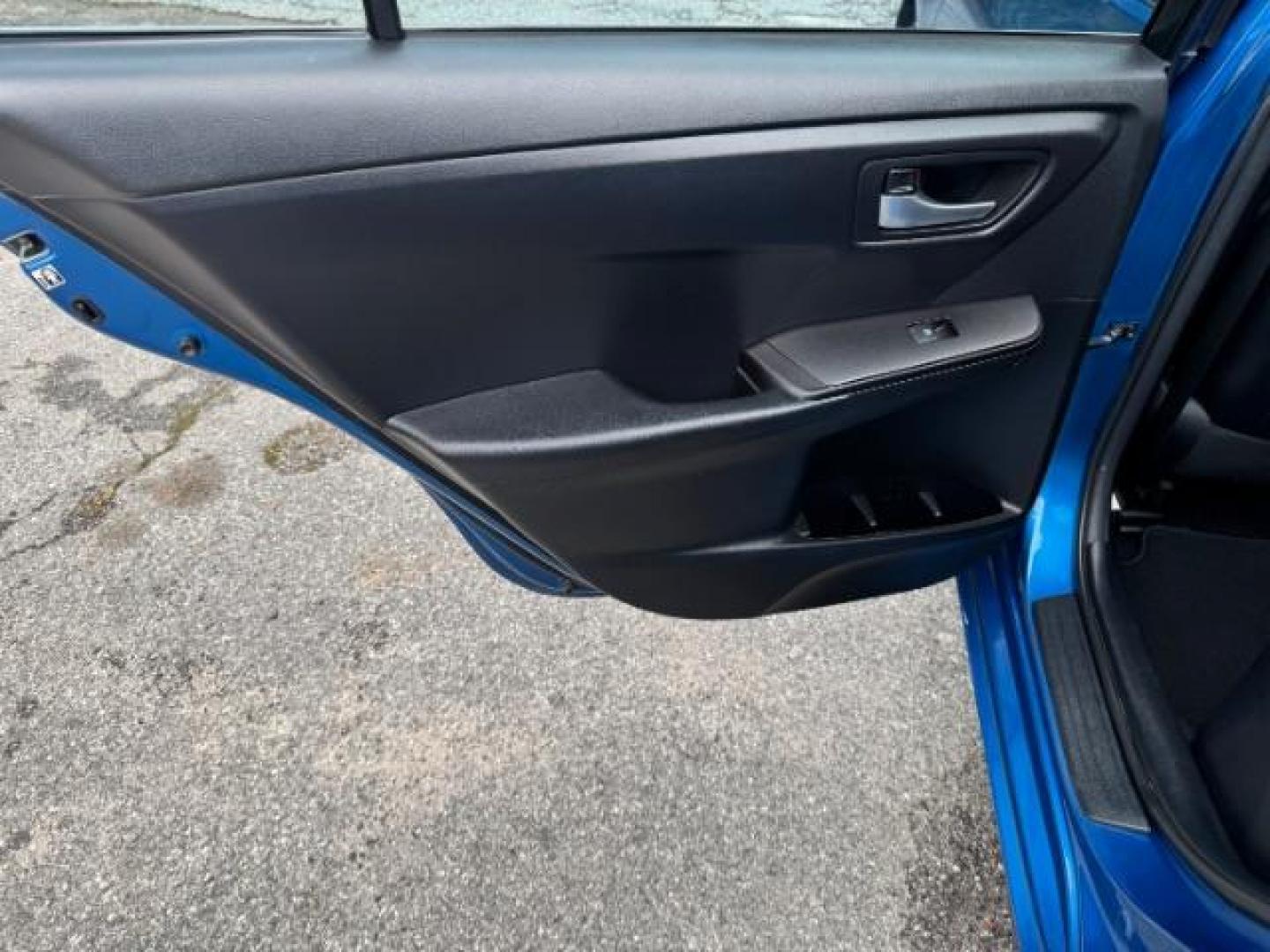 2017 Blue Toyota Camry SE (4T1BF1FKXHU) with an 2.5L I-4 DOHC engine, located at 1806 Veterans Memorial Hwy SW, Austell, GA, 30168, (770) 944-9558, 33.817959, -84.606987 - Photo#10