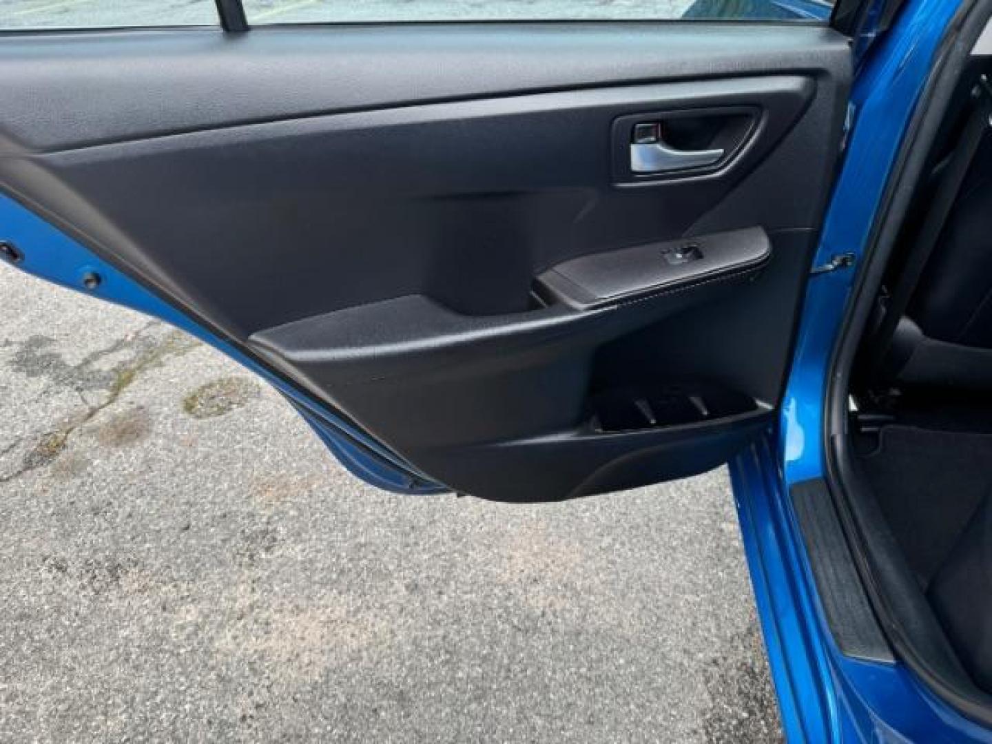 2017 Blue Toyota Camry SE (4T1BF1FKXHU) with an 2.5L I-4 DOHC engine, located at 1806 Veterans Memorial Hwy SW, Austell, GA, 30168, (770) 944-9558, 33.817959, -84.606987 - Photo#14