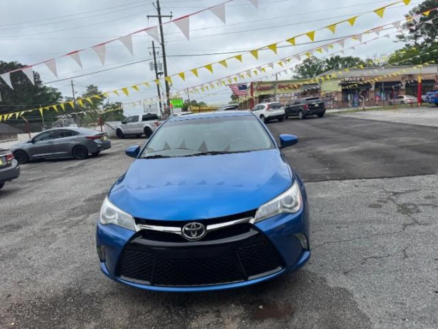 2017 Blue Toyota Camry SE (4T1BF1FKXHU) with an 2.5L I-4 DOHC engine, located at 1806 Veterans Memorial Hwy SW, Austell, GA, 30168, (770) 944-9558, 33.817959, -84.606987 - Photo#1