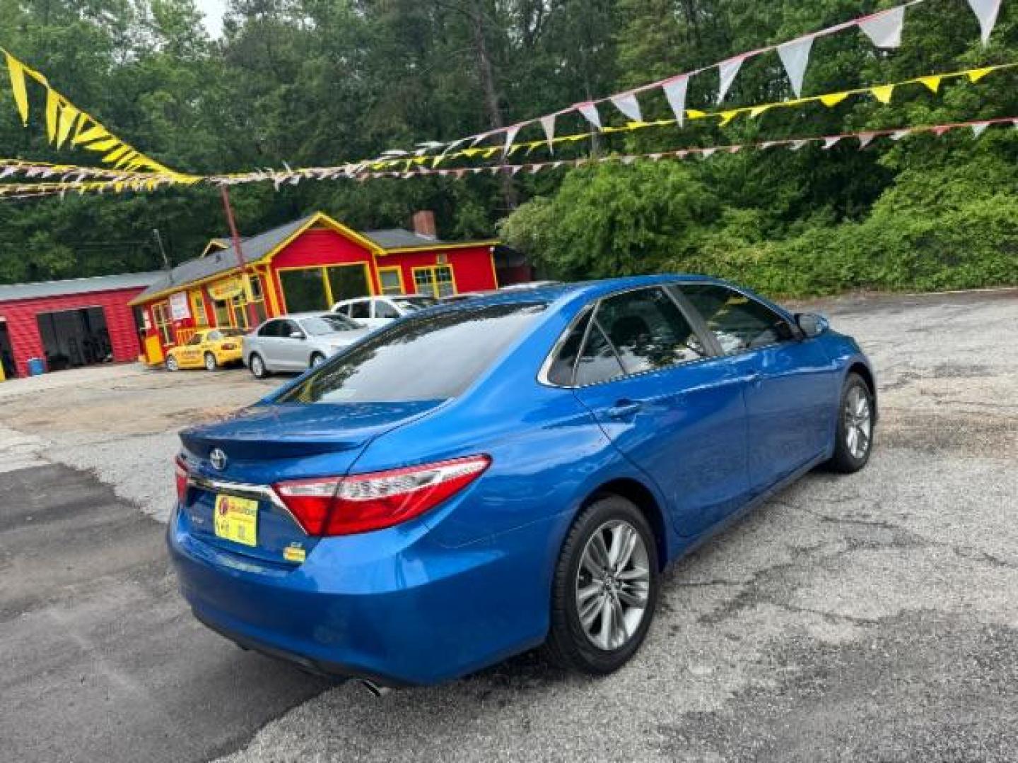 2017 Blue Toyota Camry SE (4T1BF1FKXHU) with an 2.5L I-4 DOHC engine, located at 1806 Veterans Memorial Hwy SW, Austell, GA, 30168, (770) 944-9558, 33.817959, -84.606987 - Photo#3