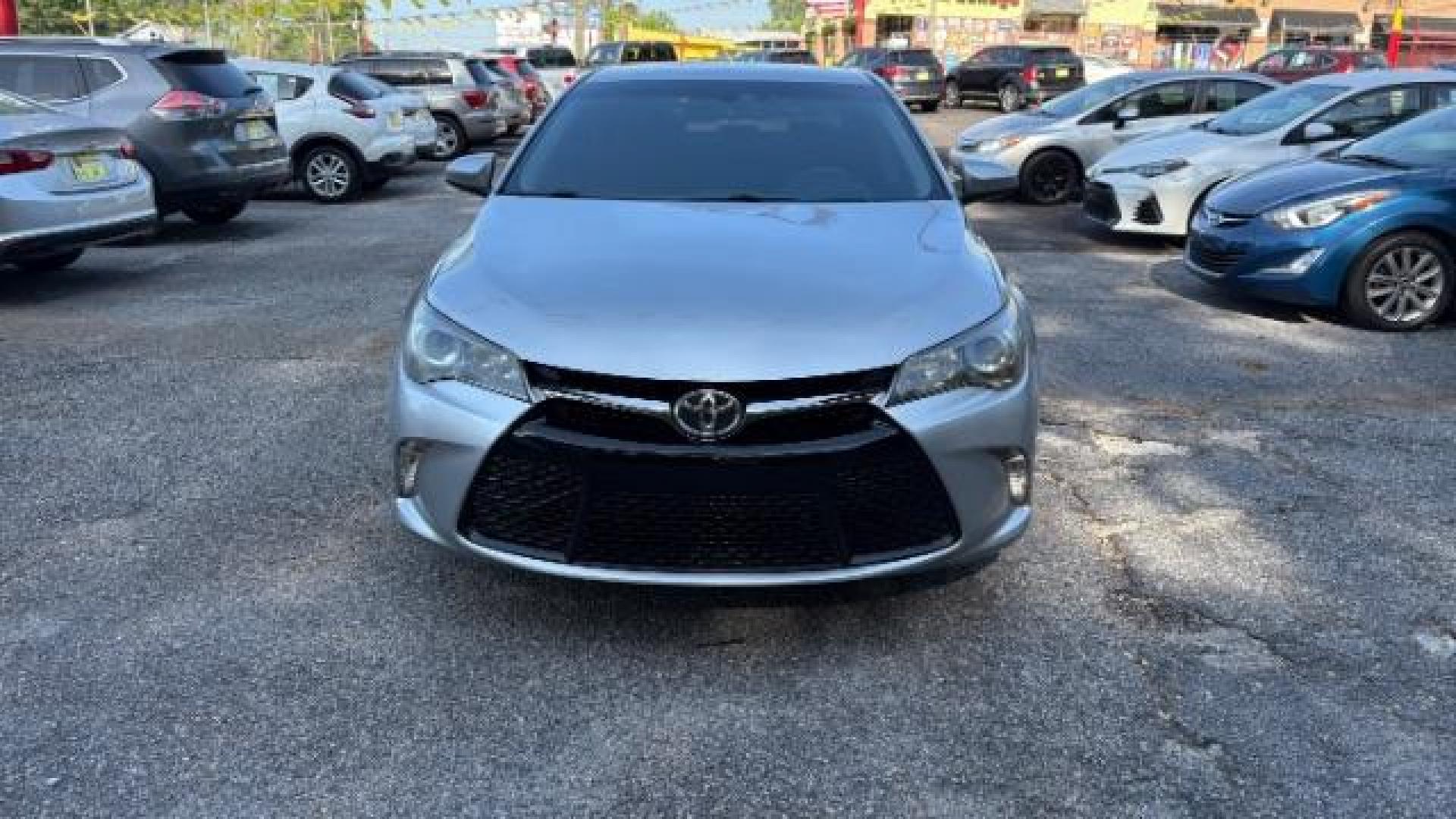 2017 Silver Toyota Camry SE (4T1BF1FK3HU) with an 2.5L I-4 DOHC engine, located at 1806 Veterans Memorial Hwy SW, Austell, GA, 30168, (770) 944-9558, 33.817959, -84.606987 - Photo#1