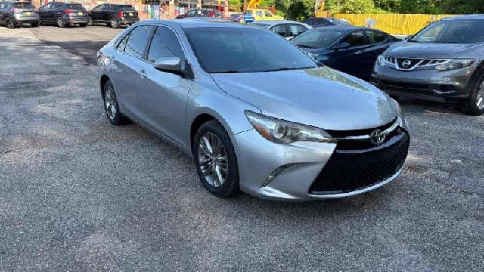 2017 Silver Toyota Camry SE (4T1BF1FK3HU) with an 2.5L I-4 DOHC engine, located at 1806 Veterans Memorial Hwy SW, Austell, GA, 30168, (770) 944-9558, 33.817959, -84.606987 - Photo#2