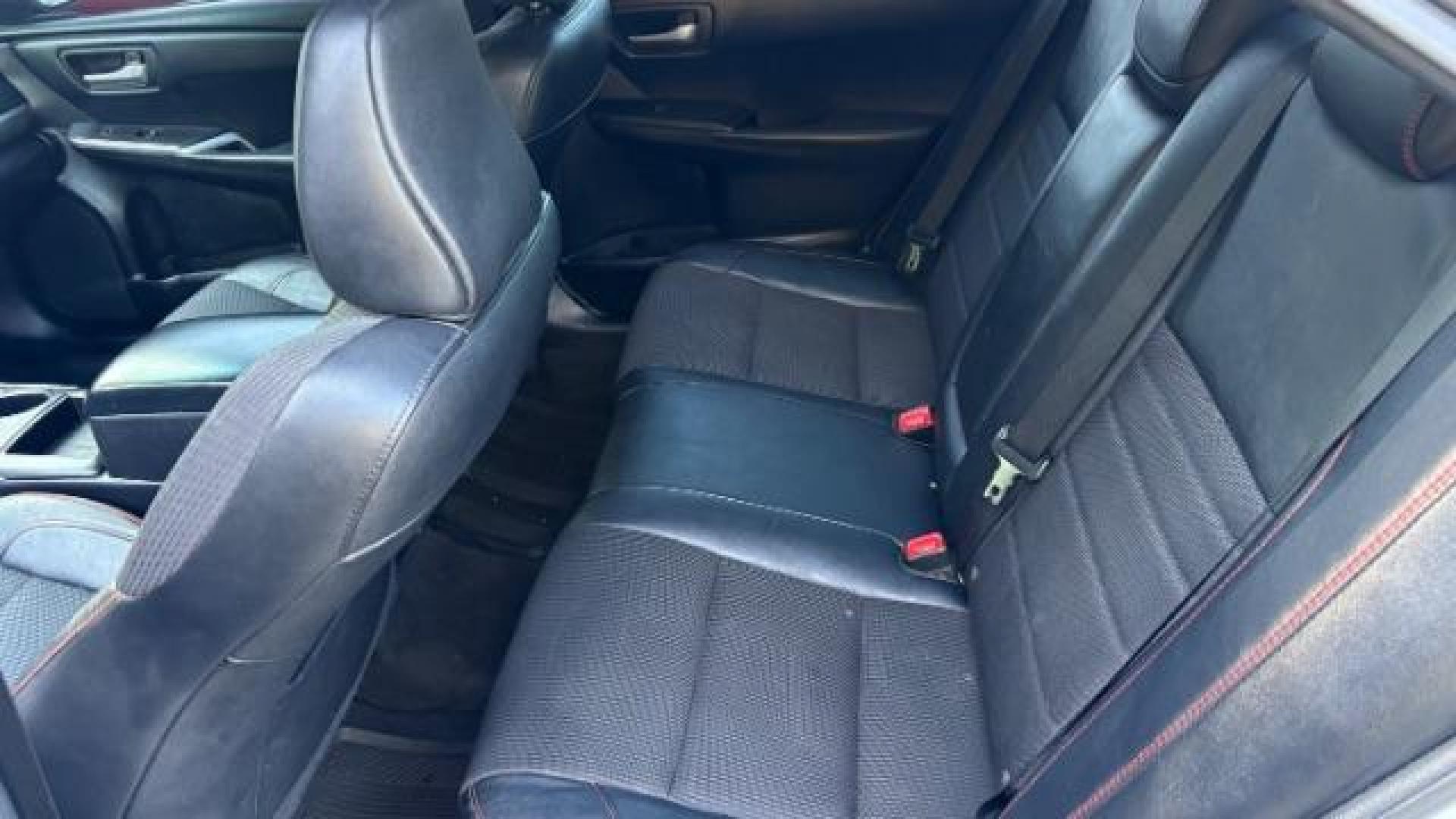 2017 Silver Toyota Camry SE (4T1BF1FK3HU) with an 2.5L I-4 DOHC engine, located at 1806 Veterans Memorial Hwy SW, Austell, GA, 30168, (770) 944-9558, 33.817959, -84.606987 - Photo#6
