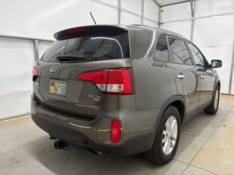 2014 Gray Kia Sorento EX V6 (5XYKU4A75EG) with an Lambda II 3.3L V-6 g engine, located at 1806 Veterans Memorial Hwy SW, Austell, GA, 30168, (770) 944-9558, 33.817959, -84.606987- Photo#4