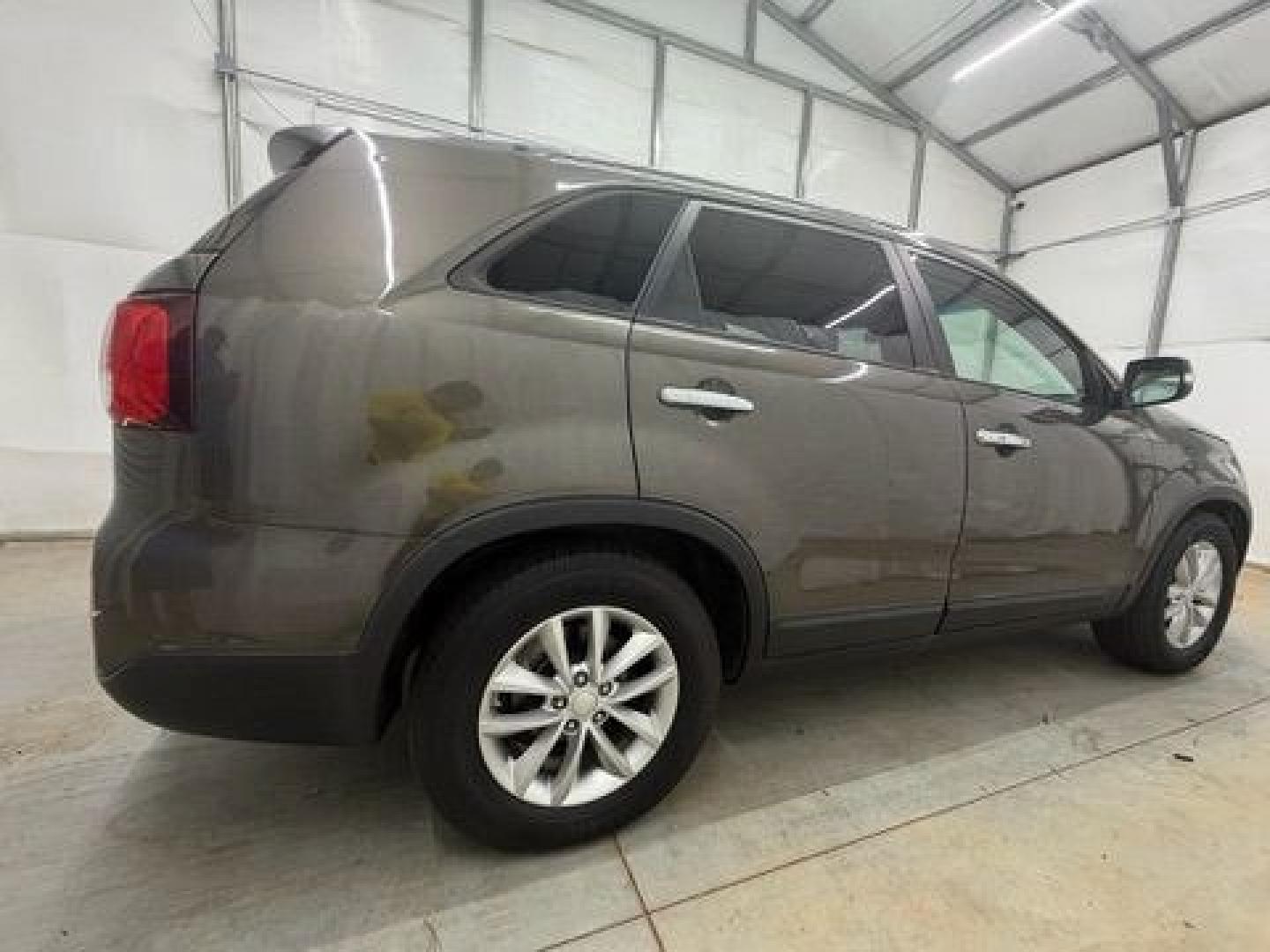 2014 Gray Kia Sorento EX V6 (5XYKU4A75EG) with an Lambda II 3.3L V-6 g engine, located at 1806 Veterans Memorial Hwy SW, Austell, GA, 30168, (770) 944-9558, 33.817959, -84.606987- Photo#5
