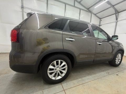 2014 Gray Kia Sorento EX V6 (5XYKU4A75EG) with an Lambda II 3.3L V-6 g engine, located at 1806 Veterans Memorial Hwy SW, Austell, GA, 30168, (770) 944-9558, 33.817959, -84.606987- Photo#5