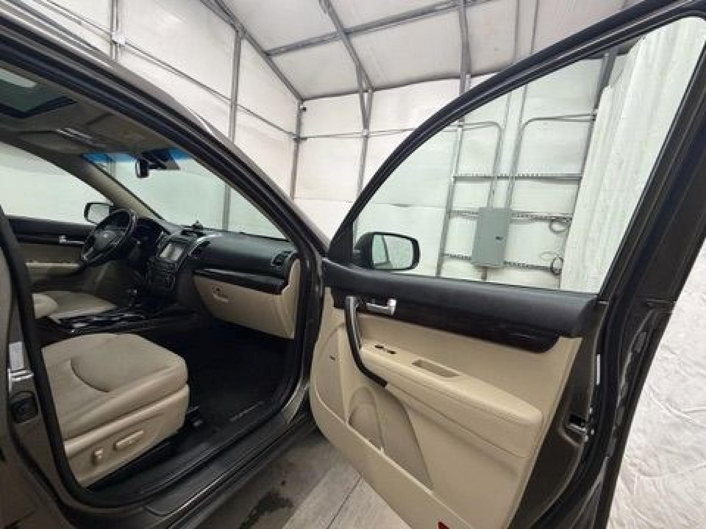 2014 Gray Kia Sorento EX V6 (5XYKU4A75EG) with an Lambda II 3.3L V-6 g engine, located at 1806 Veterans Memorial Hwy SW, Austell, GA, 30168, (770) 944-9558, 33.817959, -84.606987- Photo#16