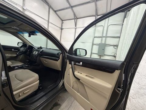 2014 Gray Kia Sorento EX V6 (5XYKU4A75EG) with an Lambda II 3.3L V-6 g engine, located at 1806 Veterans Memorial Hwy SW, Austell, GA, 30168, (770) 944-9558, 33.817959, -84.606987- Photo#16