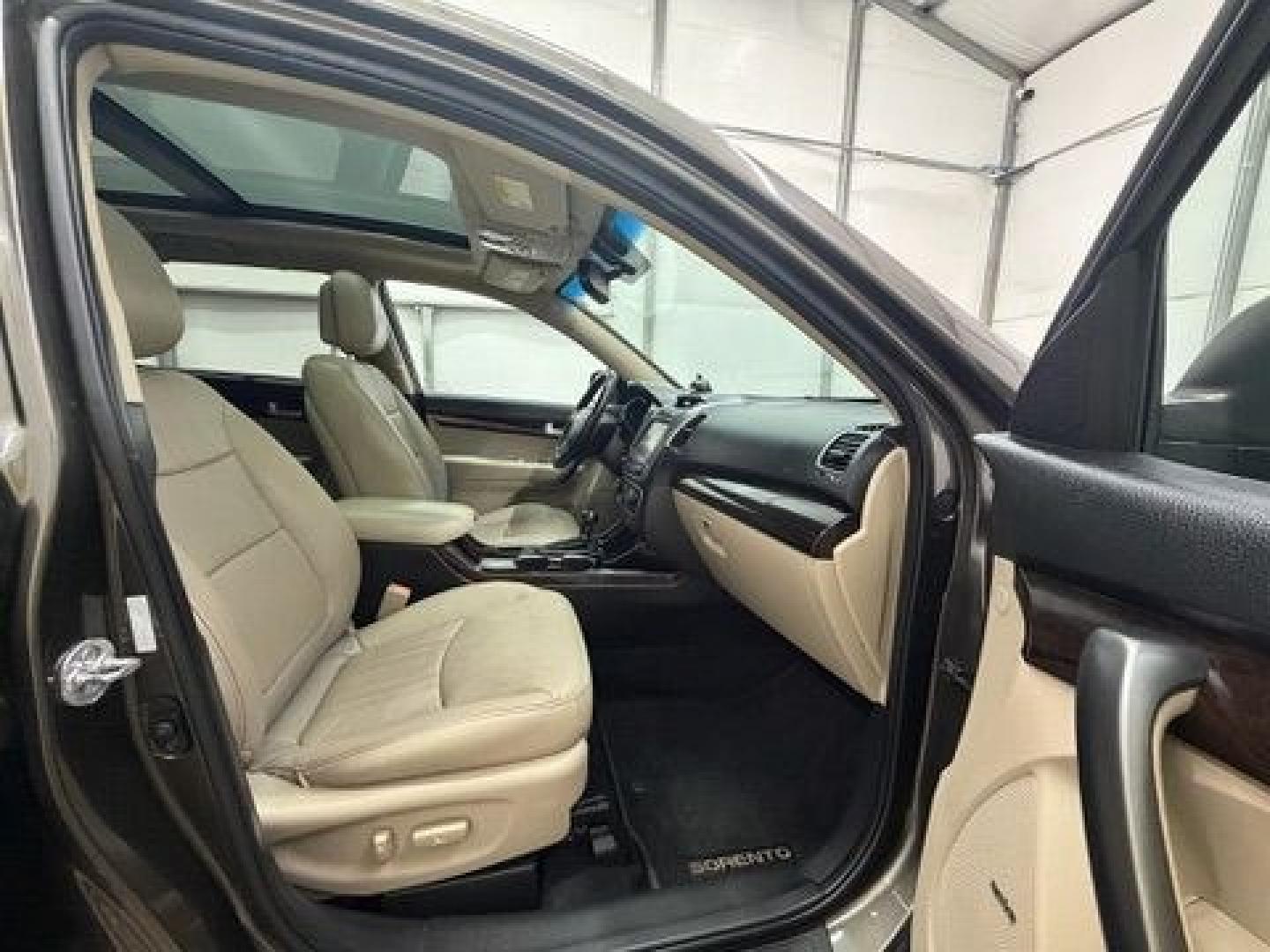2014 Gray Kia Sorento EX V6 (5XYKU4A75EG) with an Lambda II 3.3L V-6 g engine, located at 1806 Veterans Memorial Hwy SW, Austell, GA, 30168, (770) 944-9558, 33.817959, -84.606987- Photo#17