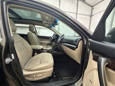 2014 Gray Kia Sorento EX V6 (5XYKU4A75EG) with an Lambda II 3.3L V-6 g engine, located at 1806 Veterans Memorial Hwy SW, Austell, GA, 30168, (770) 944-9558, 33.817959, -84.606987- Photo#17
