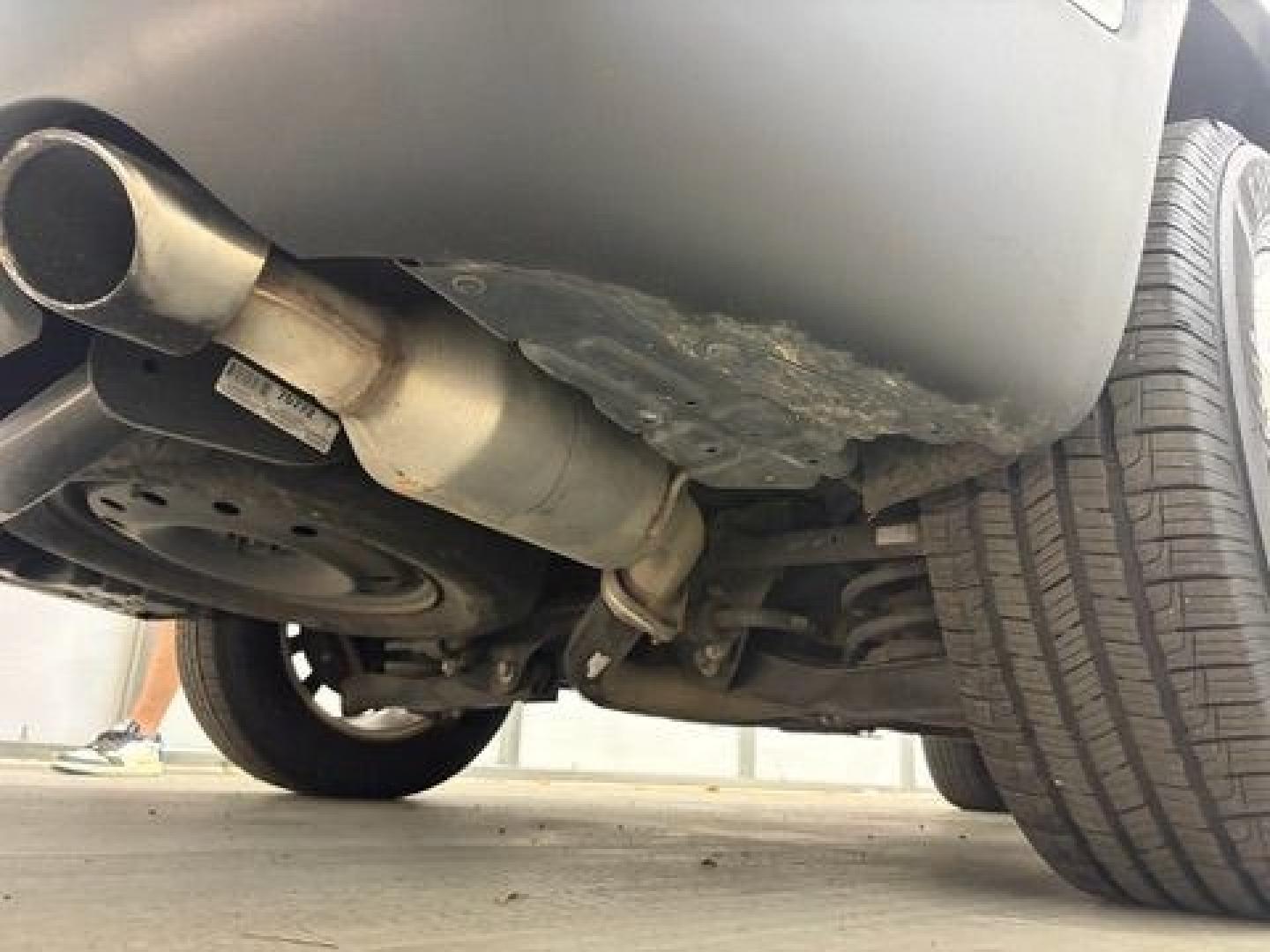 2014 Gray Kia Sorento EX V6 (5XYKU4A75EG) with an Lambda II 3.3L V-6 g engine, located at 1806 Veterans Memorial Hwy SW, Austell, GA, 30168, (770) 944-9558, 33.817959, -84.606987- Photo#20
