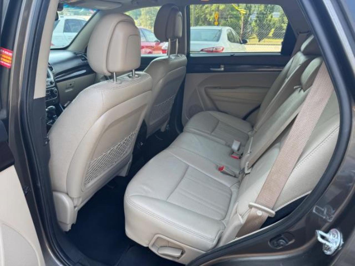 2014 Gray Kia Sorento EX V6 (5XYKU4A75EG) with an Lambda II 3.3L V-6 gasoline direct injection engine, located at 1806 Veterans Memorial Hwy SW, Austell, GA, 30168, (770) 944-9558, 33.817959, -84.606987 - Photo#9