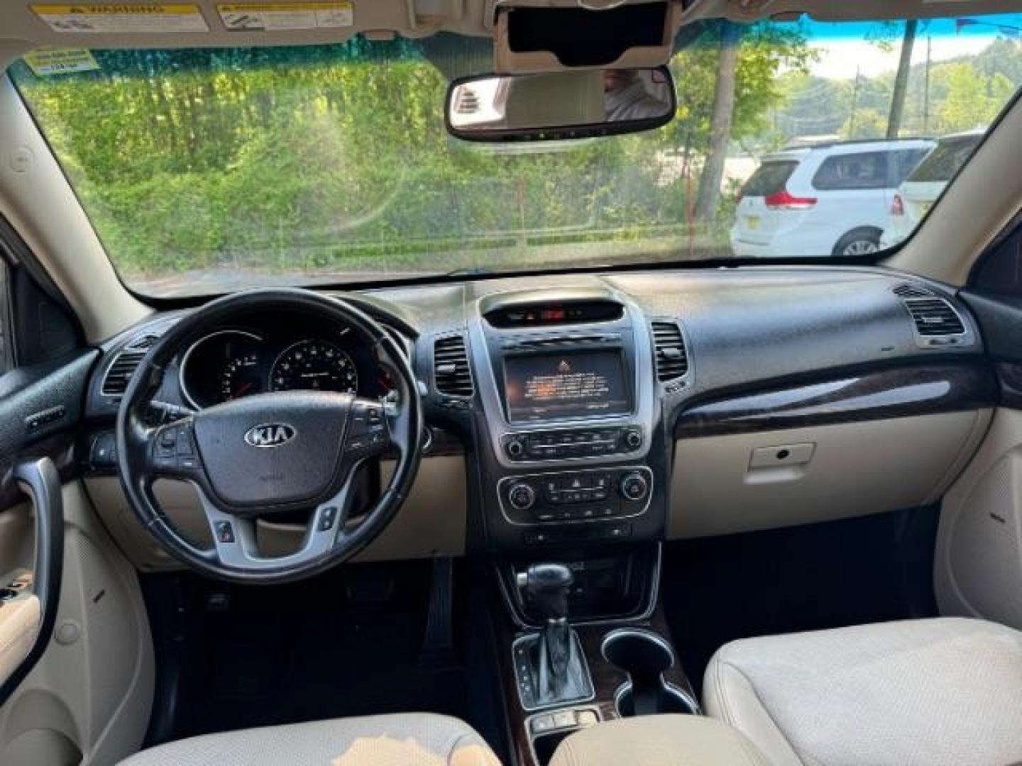 2014 Gray Kia Sorento EX V6 (5XYKU4A75EG) with an Lambda II 3.3L V-6 gasoline direct injection engine, located at 1806 Veterans Memorial Hwy SW, Austell, GA, 30168, (770) 944-9558, 33.817959, -84.606987 - Photo#11