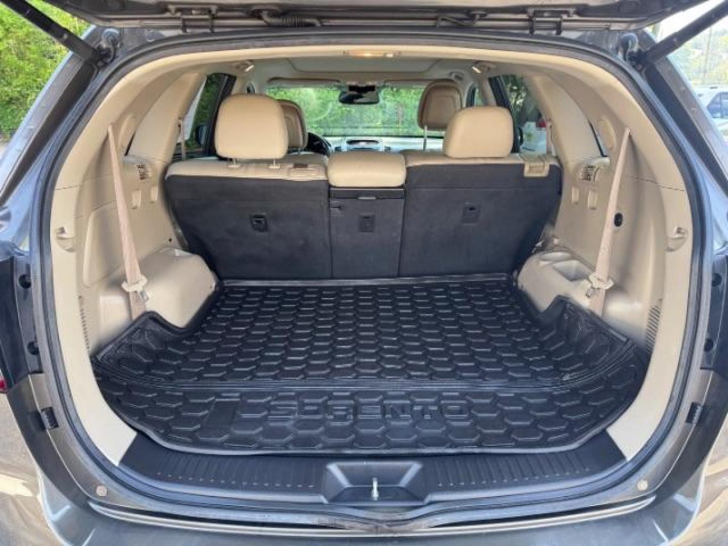 2014 Gray Kia Sorento EX V6 (5XYKU4A75EG) with an Lambda II 3.3L V-6 gasoline direct injection engine, located at 1806 Veterans Memorial Hwy SW, Austell, GA, 30168, (770) 944-9558, 33.817959, -84.606987 - Photo#15