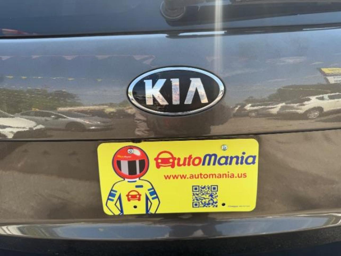 2014 Gray Kia Sorento EX V6 (5XYKU4A75EG) with an Lambda II 3.3L V-6 gasoline direct injection engine, located at 1806 Veterans Memorial Hwy SW, Austell, GA, 30168, (770) 944-9558, 33.817959, -84.606987 - Photo#17