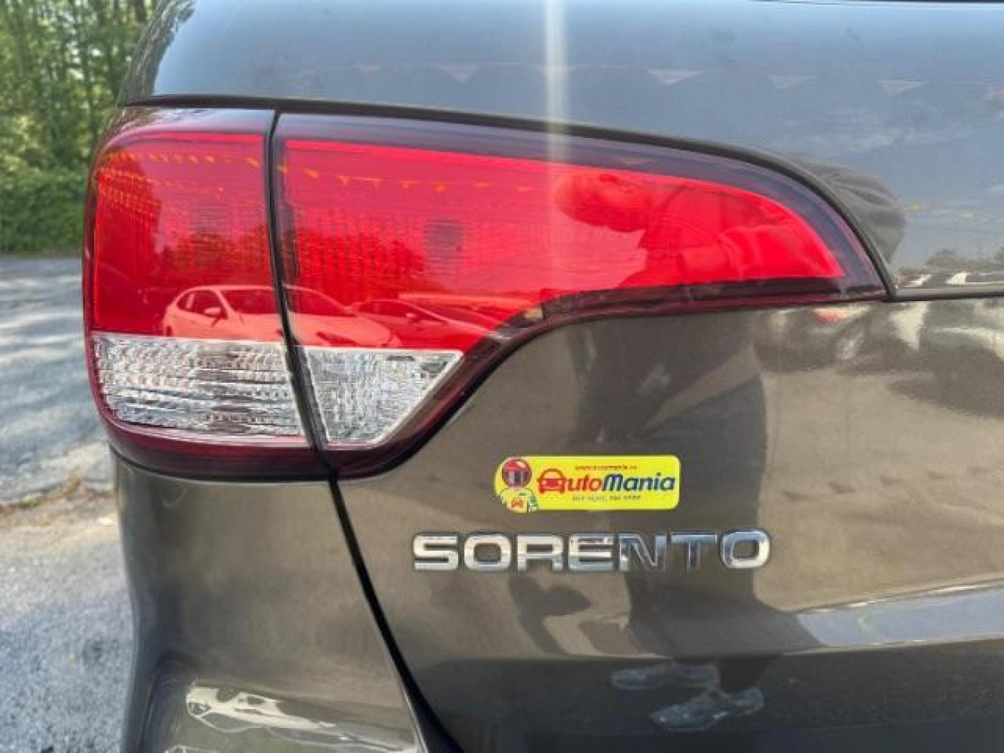 2014 Gray Kia Sorento EX V6 (5XYKU4A75EG) with an Lambda II 3.3L V-6 gasoline direct injection engine, located at 1806 Veterans Memorial Hwy SW, Austell, GA, 30168, (770) 944-9558, 33.817959, -84.606987 - Photo#19