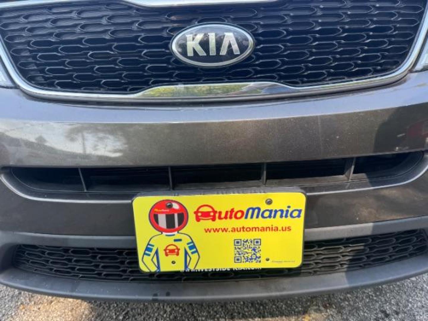 2014 Gray Kia Sorento EX V6 (5XYKU4A75EG) with an Lambda II 3.3L V-6 gasoline direct injection engine, located at 1806 Veterans Memorial Hwy SW, Austell, GA, 30168, (770) 944-9558, 33.817959, -84.606987 - Photo#20