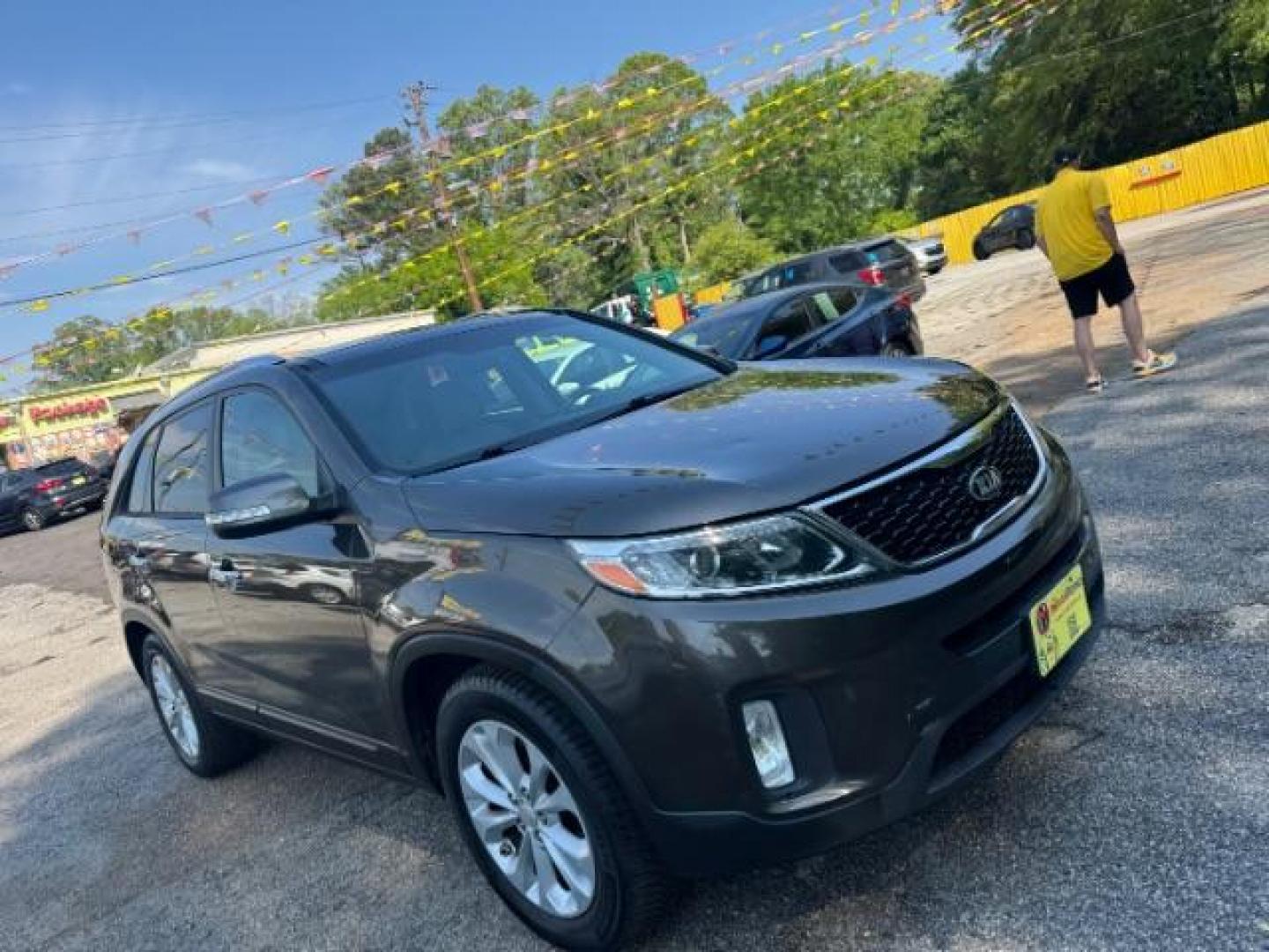 2014 Gray Kia Sorento EX V6 (5XYKU4A75EG) with an Lambda II 3.3L V-6 gasoline direct injection engine, located at 1806 Veterans Memorial Hwy SW, Austell, GA, 30168, (770) 944-9558, 33.817959, -84.606987 - Photo#2