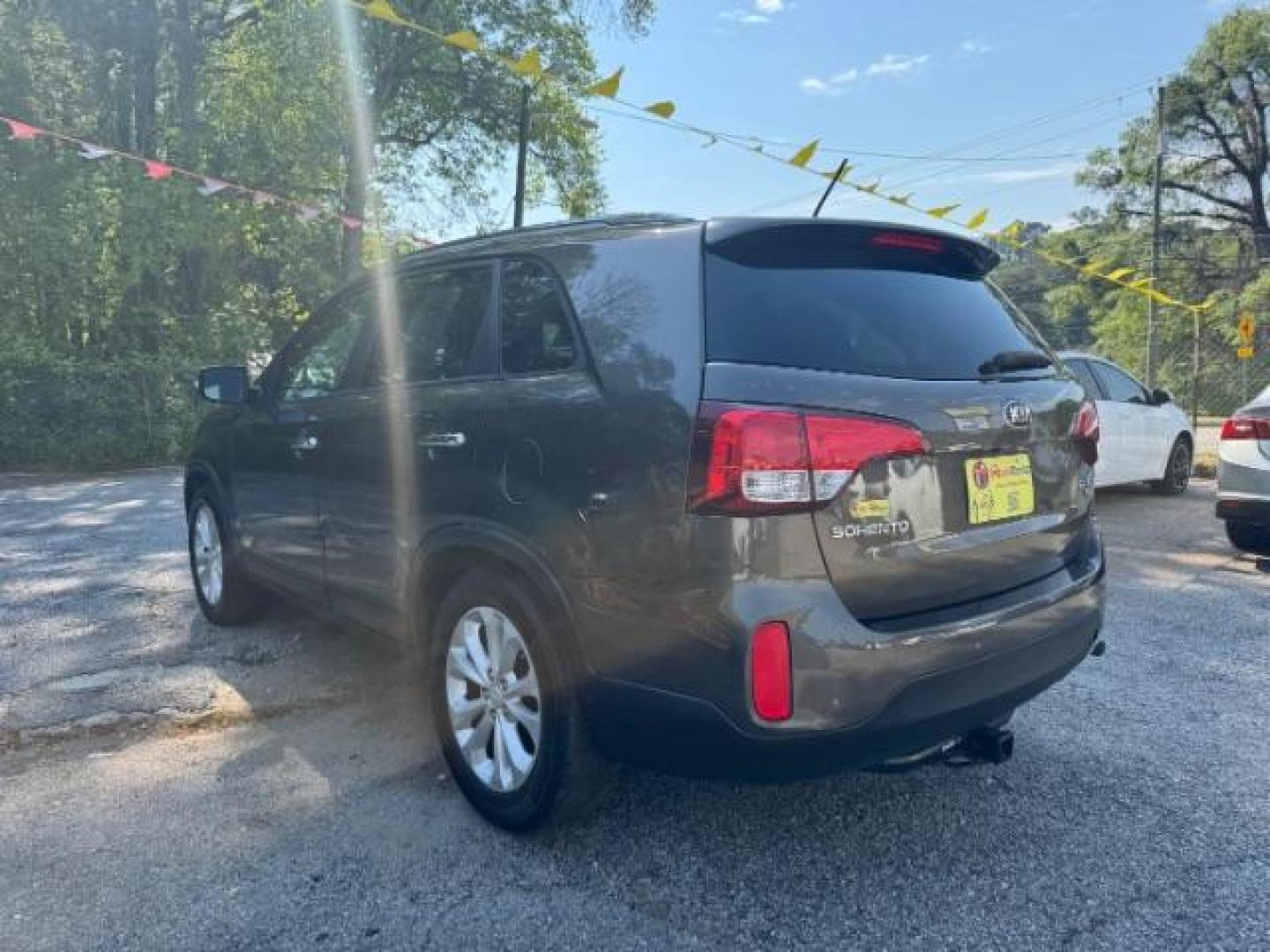 2014 Gray Kia Sorento EX V6 (5XYKU4A75EG) with an Lambda II 3.3L V-6 gasoline direct injection engine, located at 1806 Veterans Memorial Hwy SW, Austell, GA, 30168, (770) 944-9558, 33.817959, -84.606987 - Photo#5
