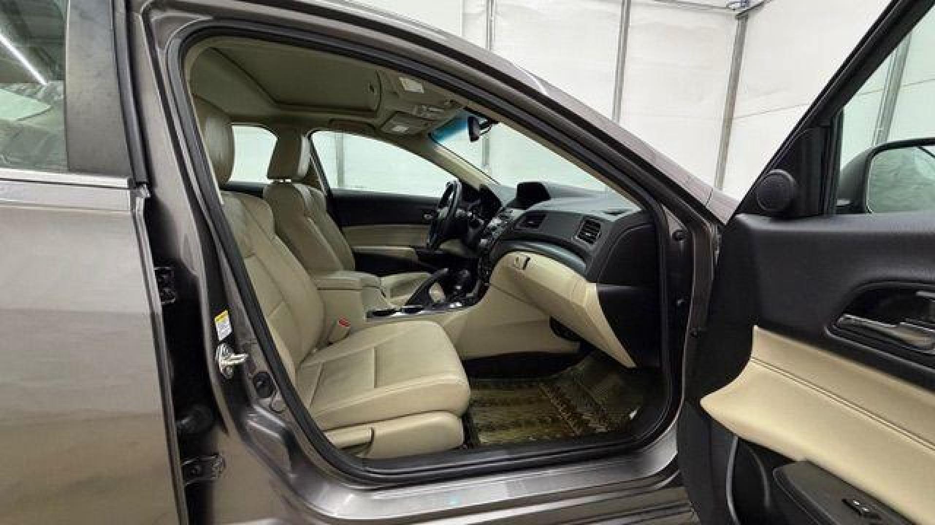 2013 Gray Acura ILX Hybrid 1.5L (19VDE3F7XDE) with an 1.5L I-4 i-VTEC variable valve control engine, located at 1806 Veterans Memorial Hwy SW, Austell, GA, 30168, (770) 944-9558, 33.817959, -84.606987 - Photo#17