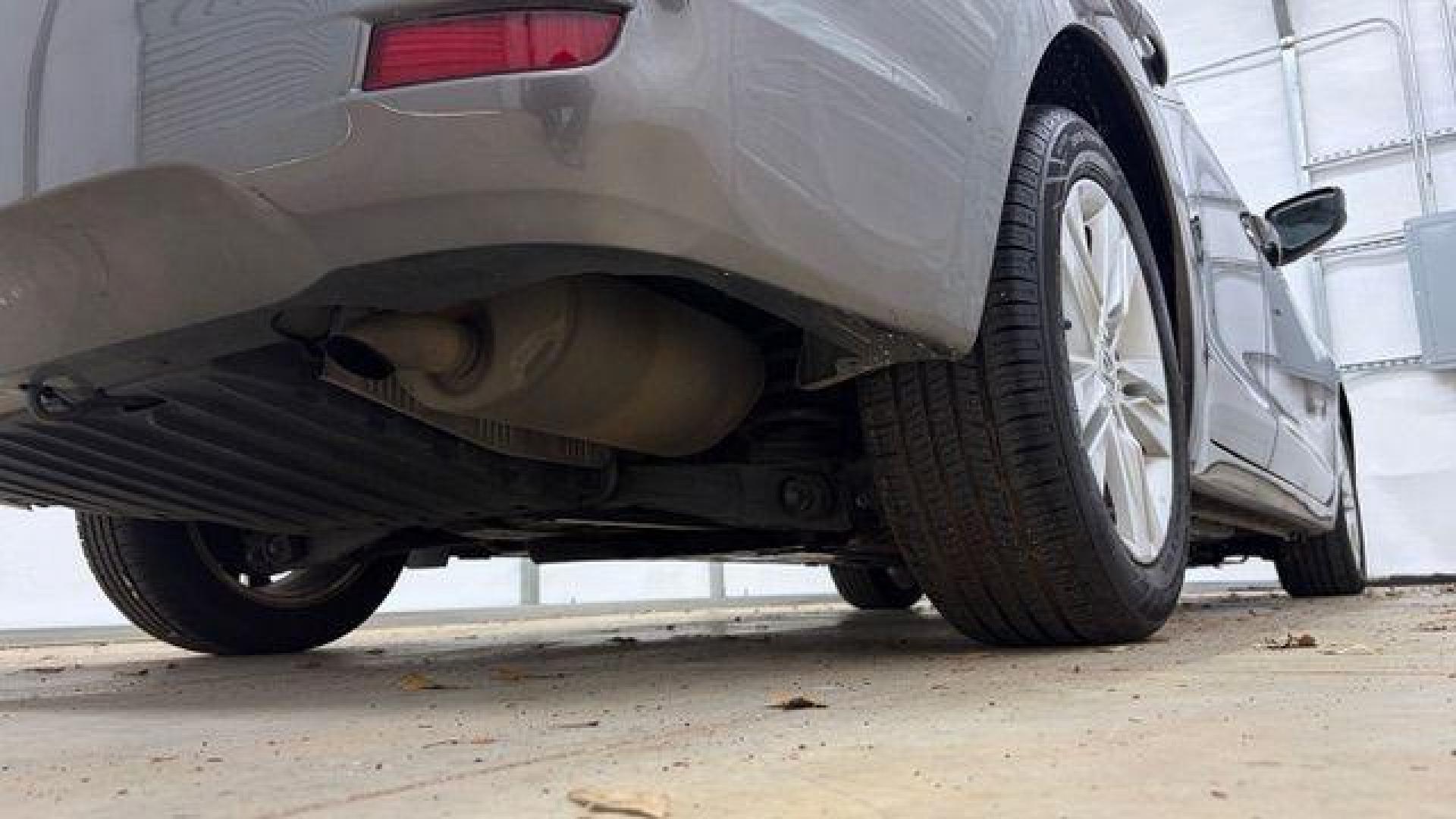 2013 Gray Acura ILX Hybrid 1.5L (19VDE3F7XDE) with an 1.5L I-4 i-VTEC variable valve control engine, located at 1806 Veterans Memorial Hwy SW, Austell, GA, 30168, (770) 944-9558, 33.817959, -84.606987 - Photo#21