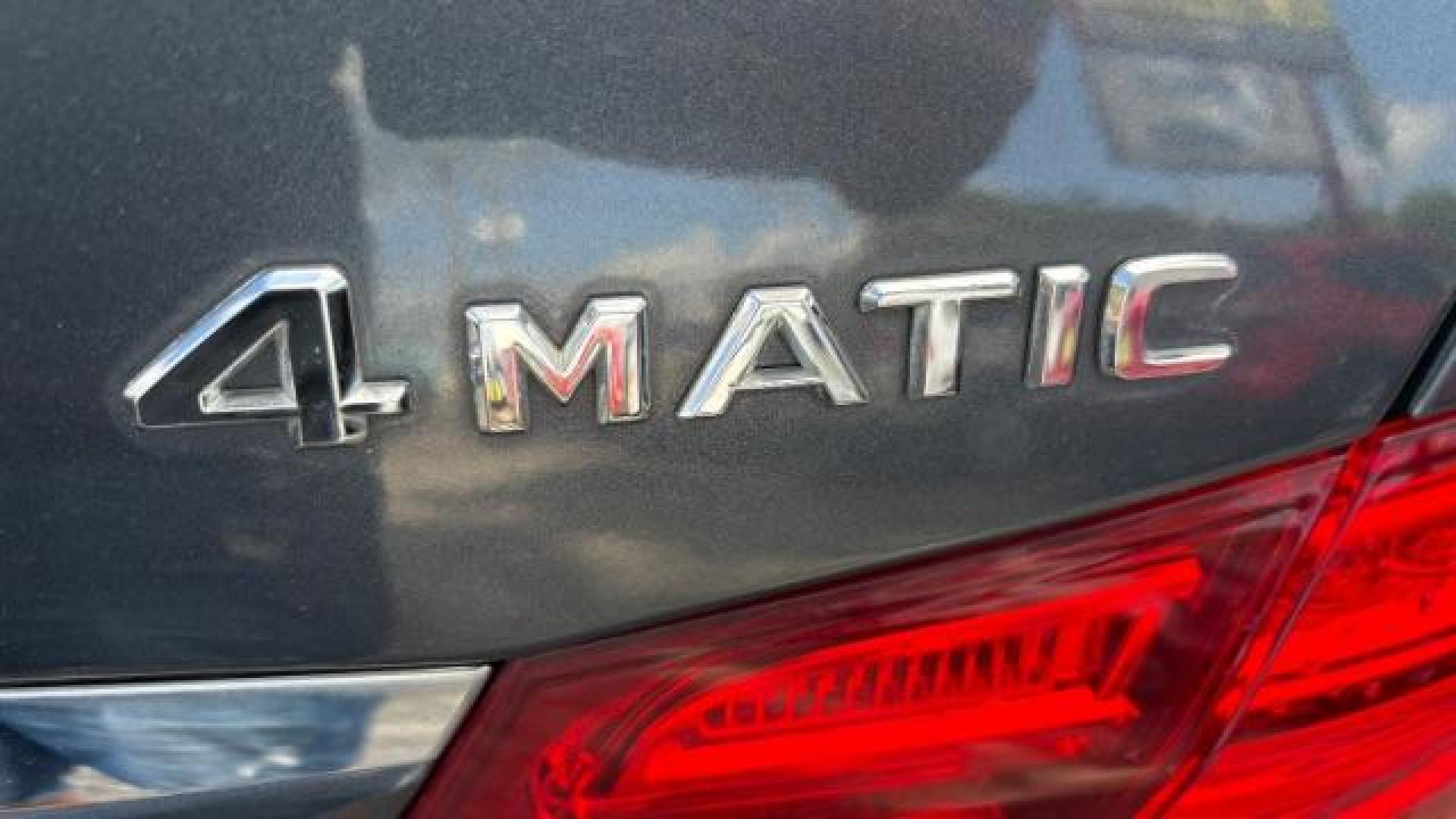 2014 Gray Mercedes-Benz E 350 4MATIC (WDDHF8JB0EA) with an 3.5L V-6 gasoline direct injection engine, located at 1806 Veterans Memorial Hwy SW, Austell, GA, 30168, (770) 944-9558, 33.817959, -84.606987 - Photo#8