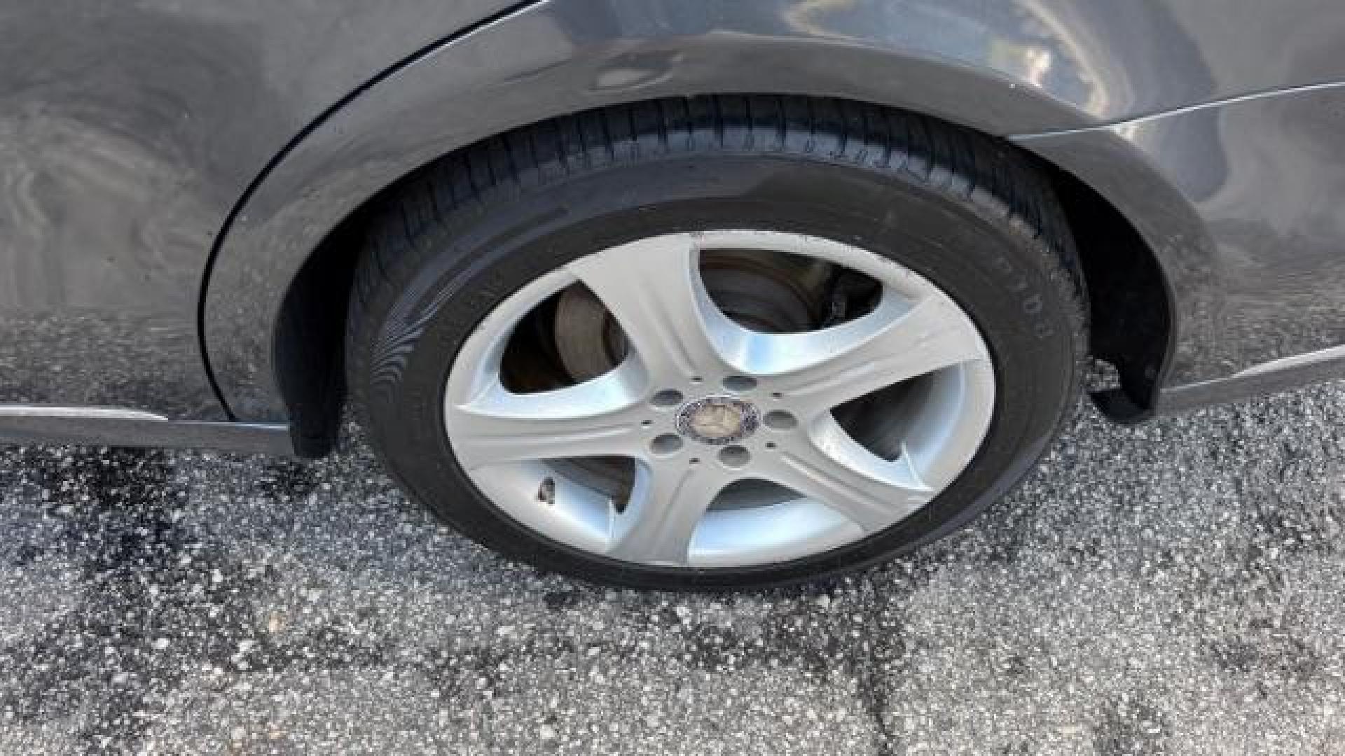 2014 Gray Mercedes-Benz E 350 4MATIC (WDDHF8JB0EA) with an 3.5L V-6 gasoline direct injection engine, located at 1806 Veterans Memorial Hwy SW, Austell, GA, 30168, (770) 944-9558, 33.817959, -84.606987 - Photo#18