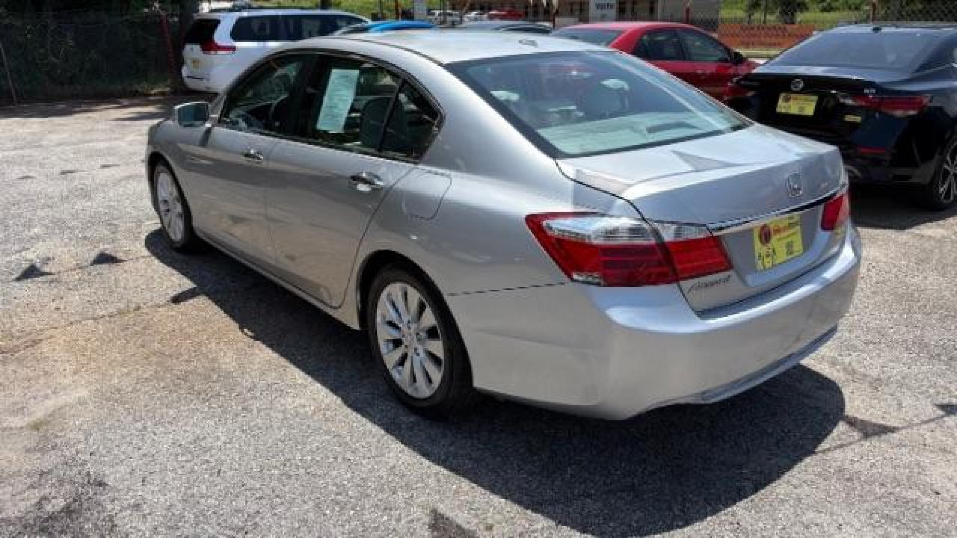 2014 Silver Honda Accord EX-L (1HGCR2F81EA) with an 2.4L I-4 gasoline direct injection engine, located at 1806 Veterans Memorial Hwy SW, Austell, GA, 30168, (770) 944-9558, 33.817959, -84.606987 - Photo#5
