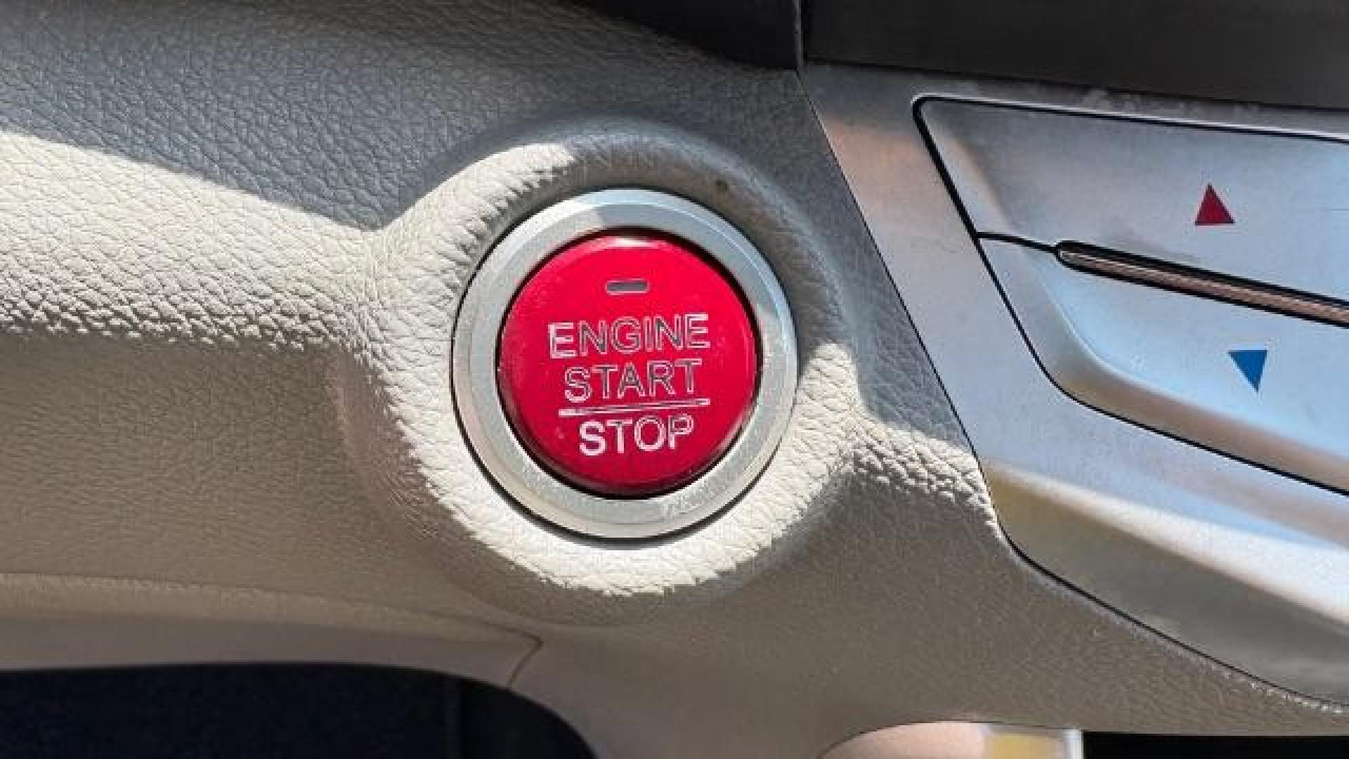 2014 Silver Honda Accord EX-L (1HGCR2F81EA) with an 2.4L I-4 gasoline direct injection engine, located at 1806 Veterans Memorial Hwy SW, Austell, GA, 30168, (770) 944-9558, 33.817959, -84.606987 - Photo#12