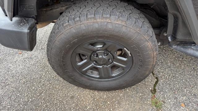 2017 Black Jeep Wrangler Unlimited Sport 4x4 (1C4BJWDG1HL) with an Pentastar 3.6L V-6 DOHC engine, located at 1806 Veterans Memorial Hwy SW, Austell, GA, 30168, (770) 944-9558, 33.817959, -84.606987 - Photo#14