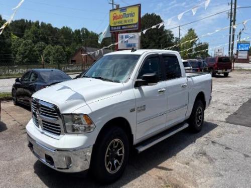 2017 RAM 1500 SLT Crew Cab SWB 4WD