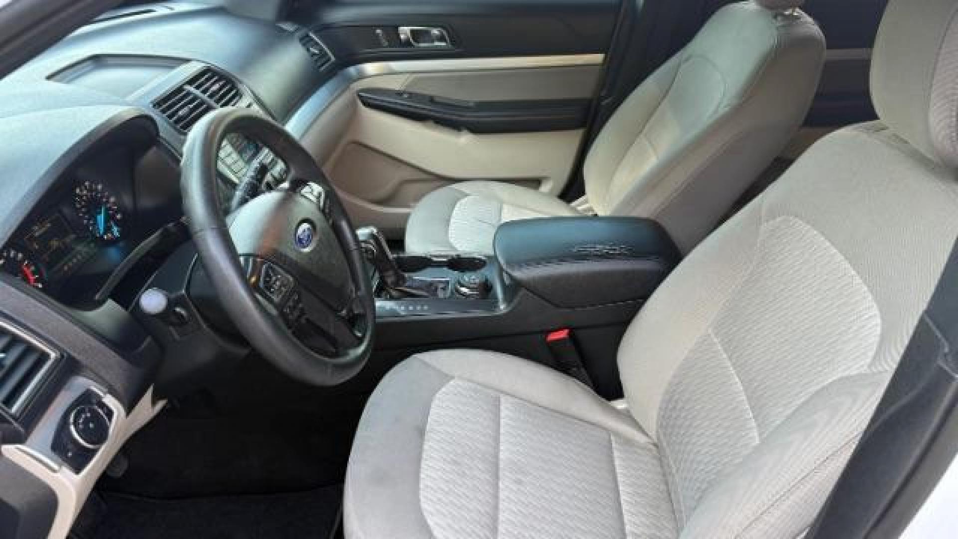 2018 White Ford Explorer Base (1FM5K8B82JG) , located at 1806 Veterans Memorial Hwy SW, Austell, GA, 30168, (770) 944-9558, 33.817959, -84.606987 - Photo#6