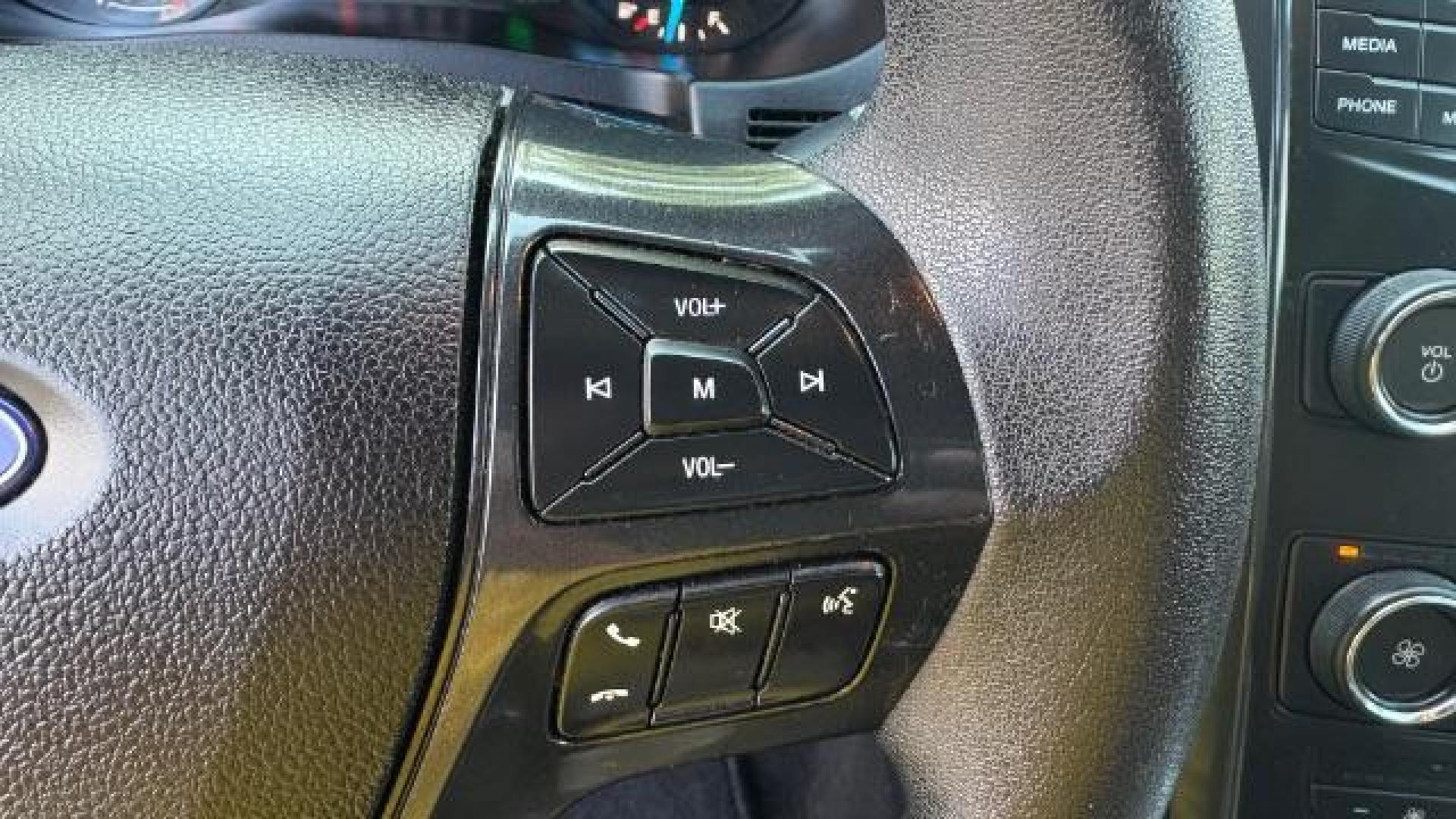 2018 White Ford Explorer Base (1FM5K8B82JG) , located at 1806 Veterans Memorial Hwy SW, Austell, GA, 30168, (770) 944-9558, 33.817959, -84.606987 - Photo#8