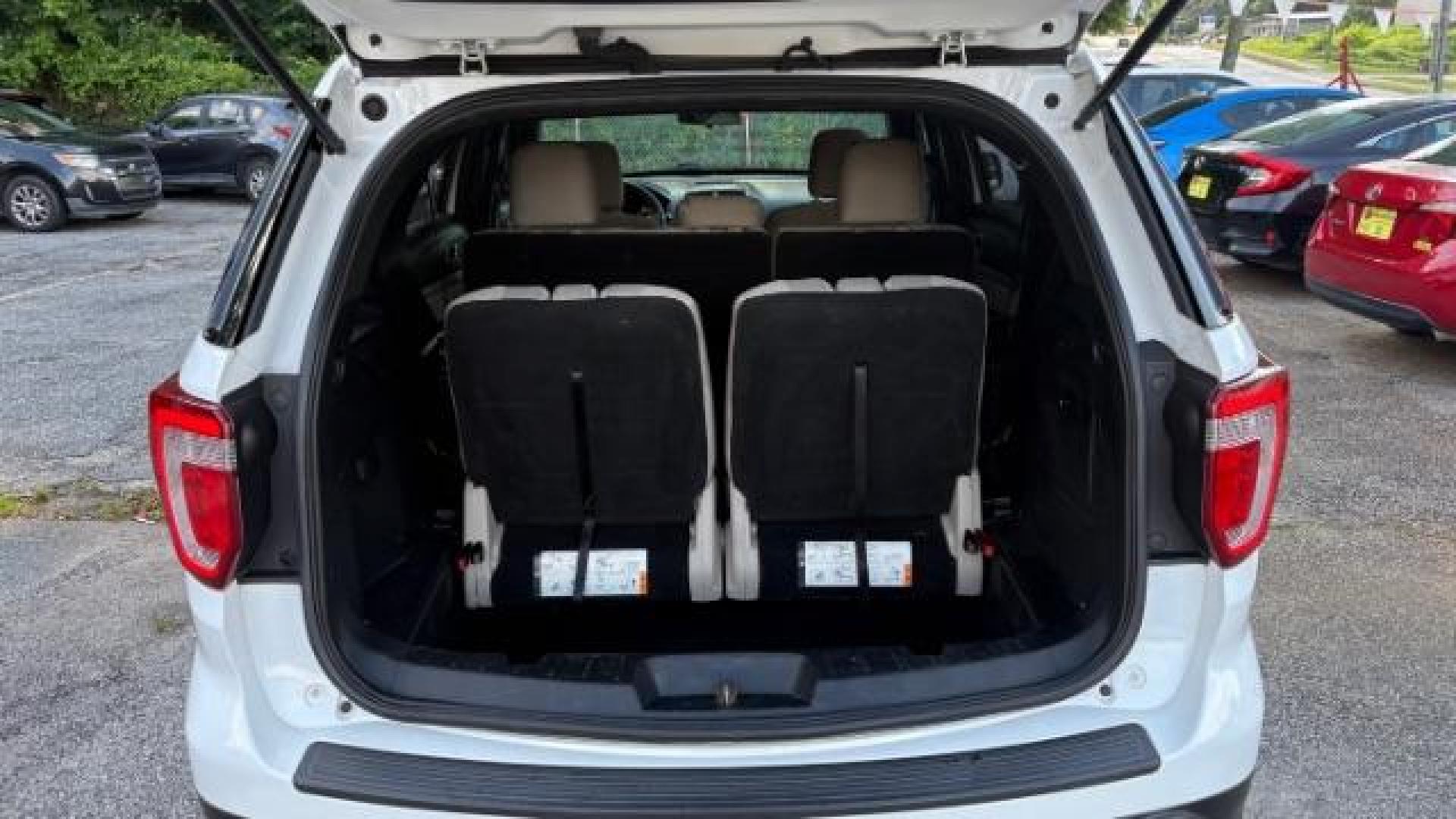 2018 White Ford Explorer Base (1FM5K8B82JG) , located at 1806 Veterans Memorial Hwy SW, Austell, GA, 30168, (770) 944-9558, 33.817959, -84.606987 - Photo#12