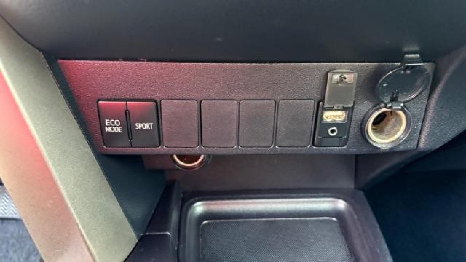 2015 Black Toyota RAV4 LE (2T3ZFREV8FW) with an 2.5L I-4 DOHC engine, located at 1806 Veterans Memorial Hwy SW, Austell, GA, 30168, (770) 944-9558, 33.817959, -84.606987 - Photo#12