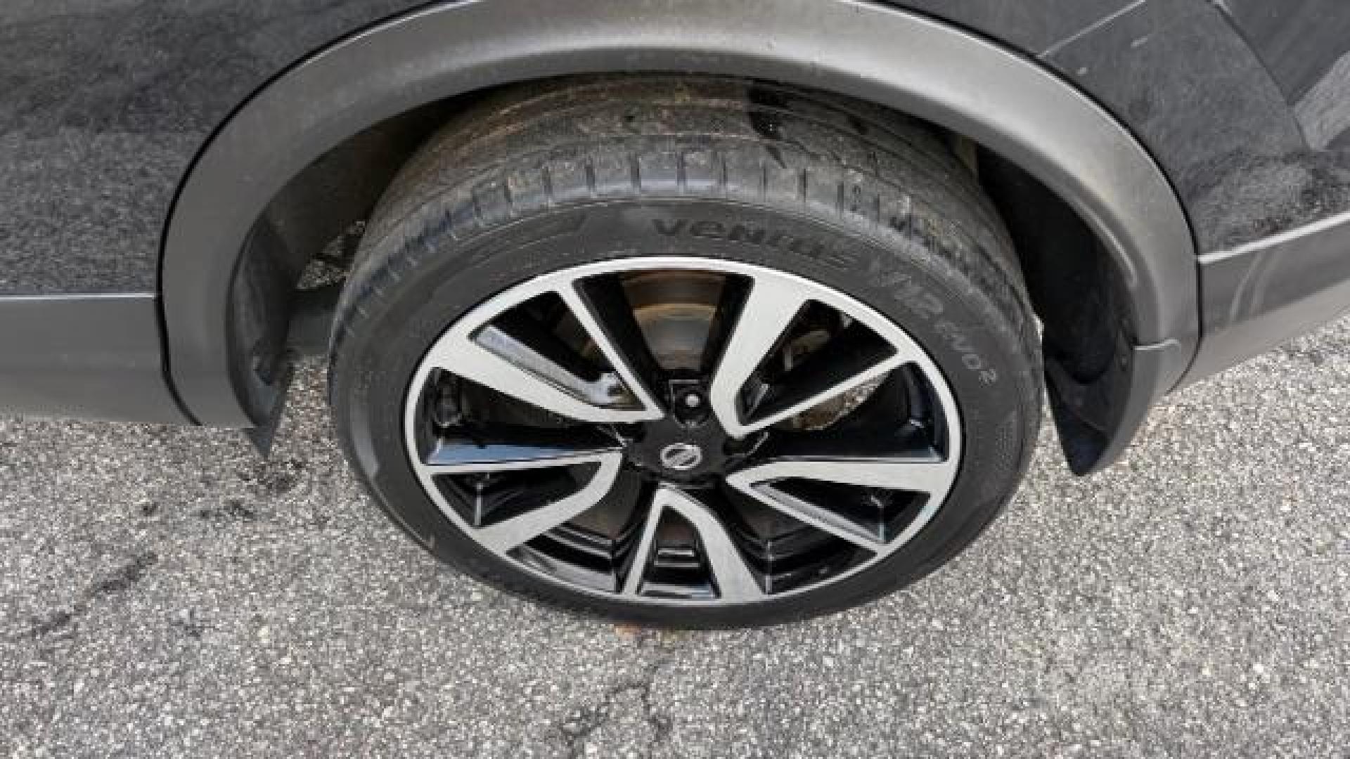 2017 Black Nissan Rogue Sport SL (JN1BJ1CP1HW) with an 2L I-4 gasoline direct injection engine, located at 1806 Veterans Memorial Hwy SW, Austell, GA, 30168, (770) 944-9558, 33.817959, -84.606987 - Photo#17