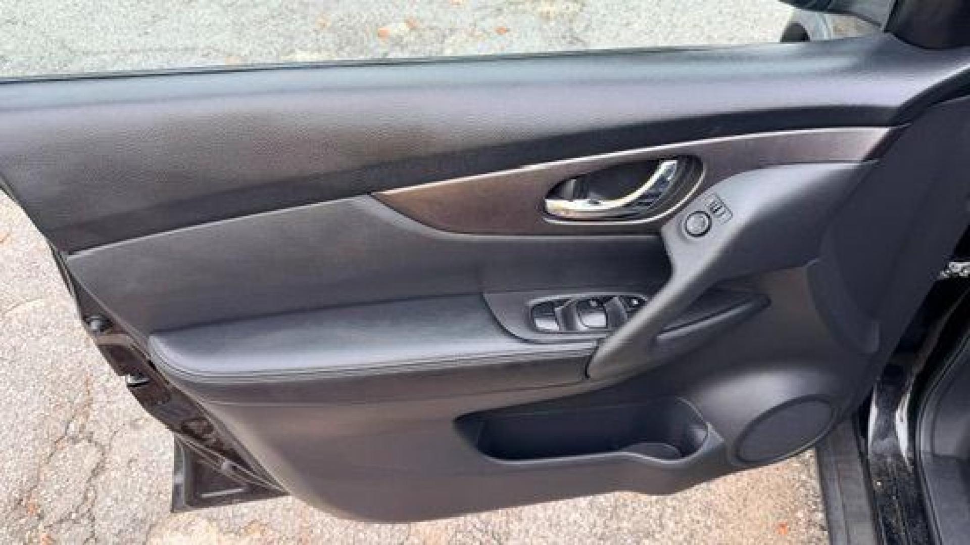 2015 Black Nissan Rogue S (KNMAT2MT8FP) with an 2.5L I-4 DOHC engine, located at 1806 Veterans Memorial Hwy SW, Austell, GA, 30168, (770) 944-9558, 33.817959, -84.606987 - Photo#9