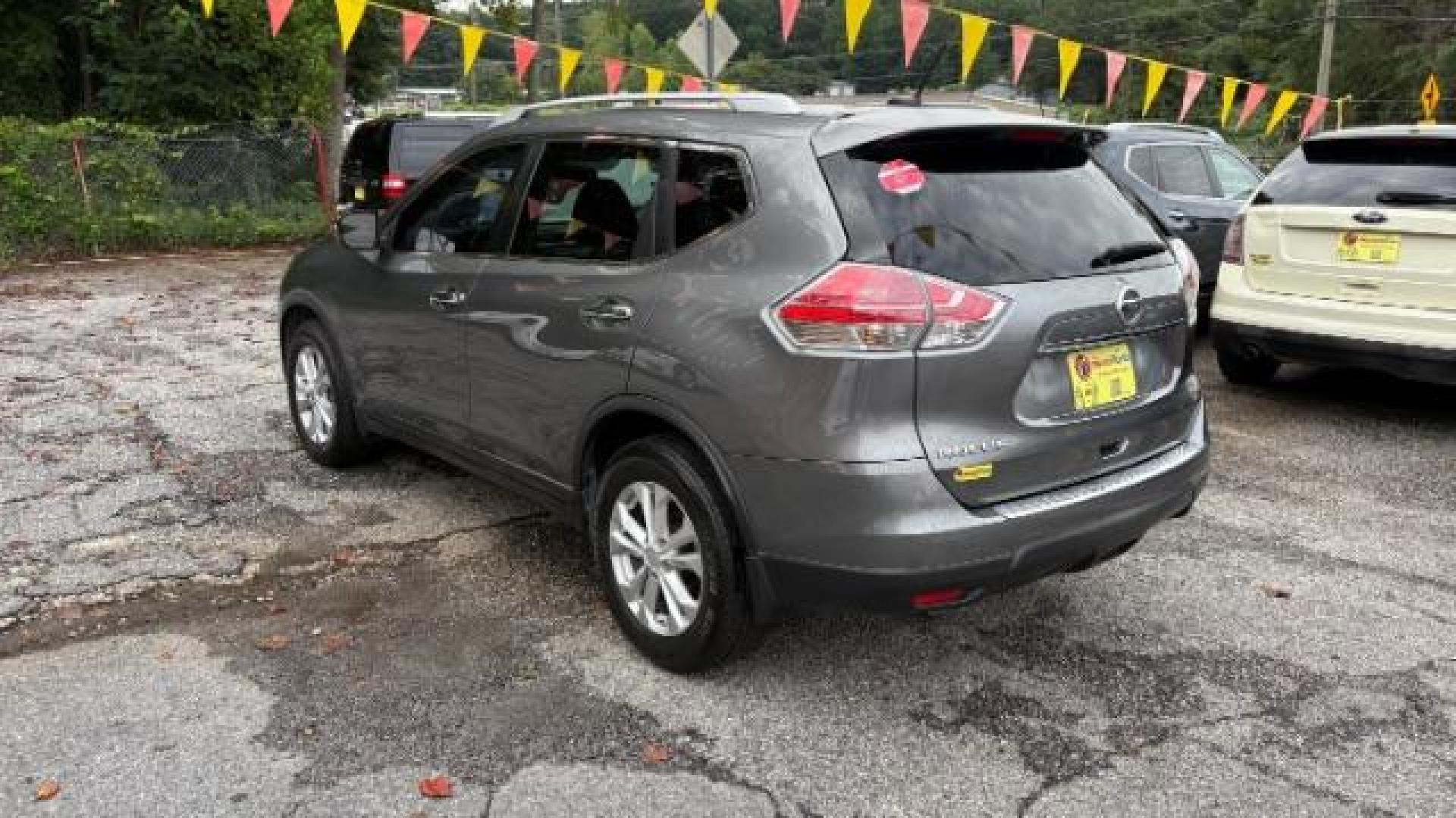 2016 Gray Nissan Rogue SV (KNMAT2MT9GP) with an 2.5L I-4 DOHC engine, located at 1806 Veterans Memorial Hwy SW, Austell, GA, 30168, (770) 944-9558, 33.817959, -84.606987 - Photo#5