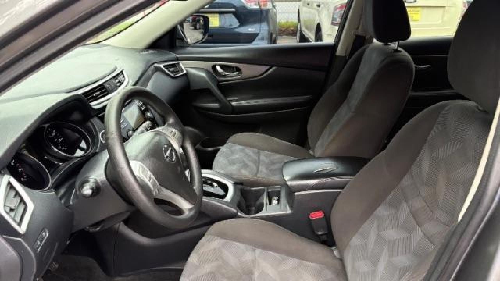 2016 Gray Nissan Rogue SV (KNMAT2MT9GP) with an 2.5L I-4 DOHC engine, located at 1806 Veterans Memorial Hwy SW, Austell, GA, 30168, (770) 944-9558, 33.817959, -84.606987 - Photo#11