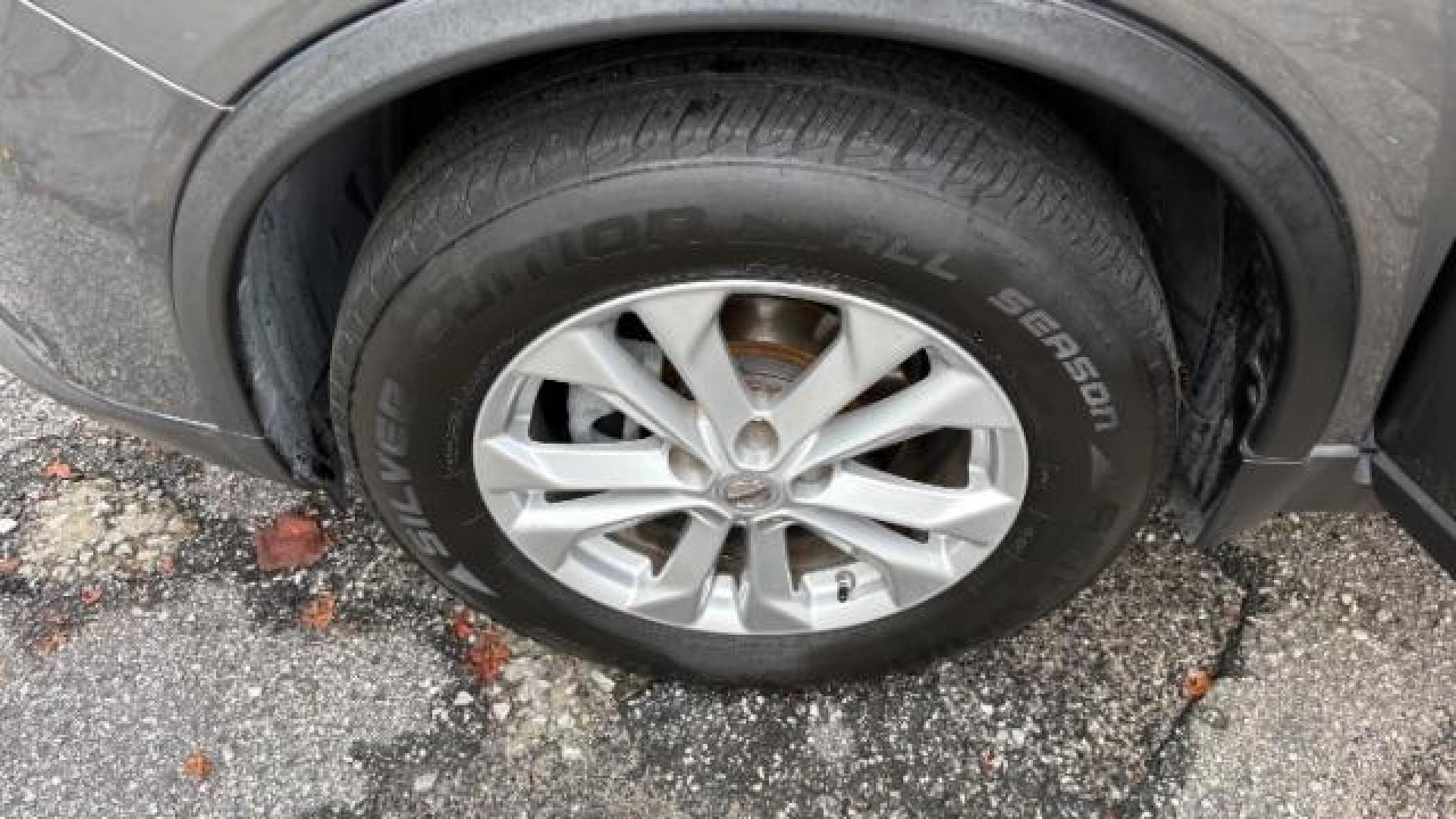 2016 Gray Nissan Rogue SV (KNMAT2MT9GP) with an 2.5L I-4 DOHC engine, located at 1806 Veterans Memorial Hwy SW, Austell, GA, 30168, (770) 944-9558, 33.817959, -84.606987 - Photo#16