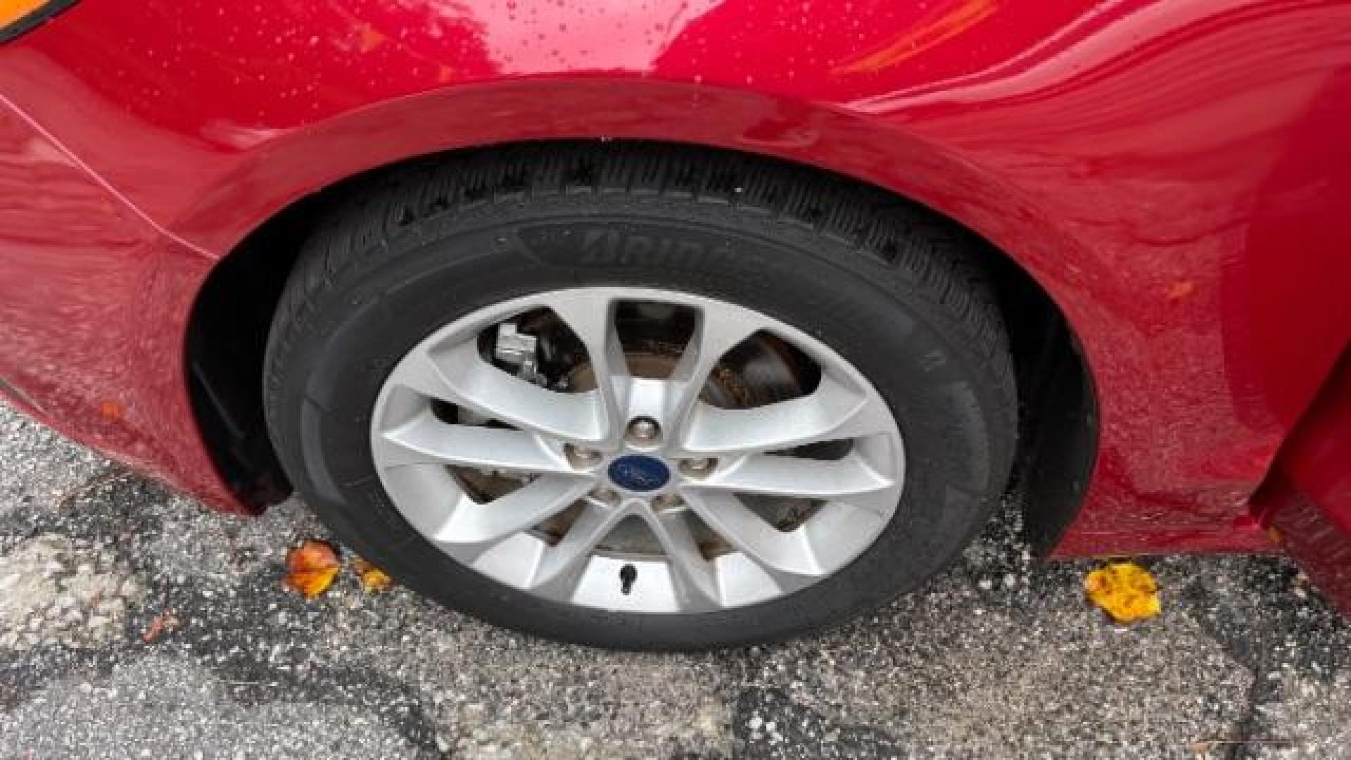 2020 RED Ford Fusion SE (3FA6P0HD3LR) , located at 1806 Veterans Memorial Hwy SW, Austell, GA, 30168, (770) 944-9558, 33.817959, -84.606987 - Photo#14