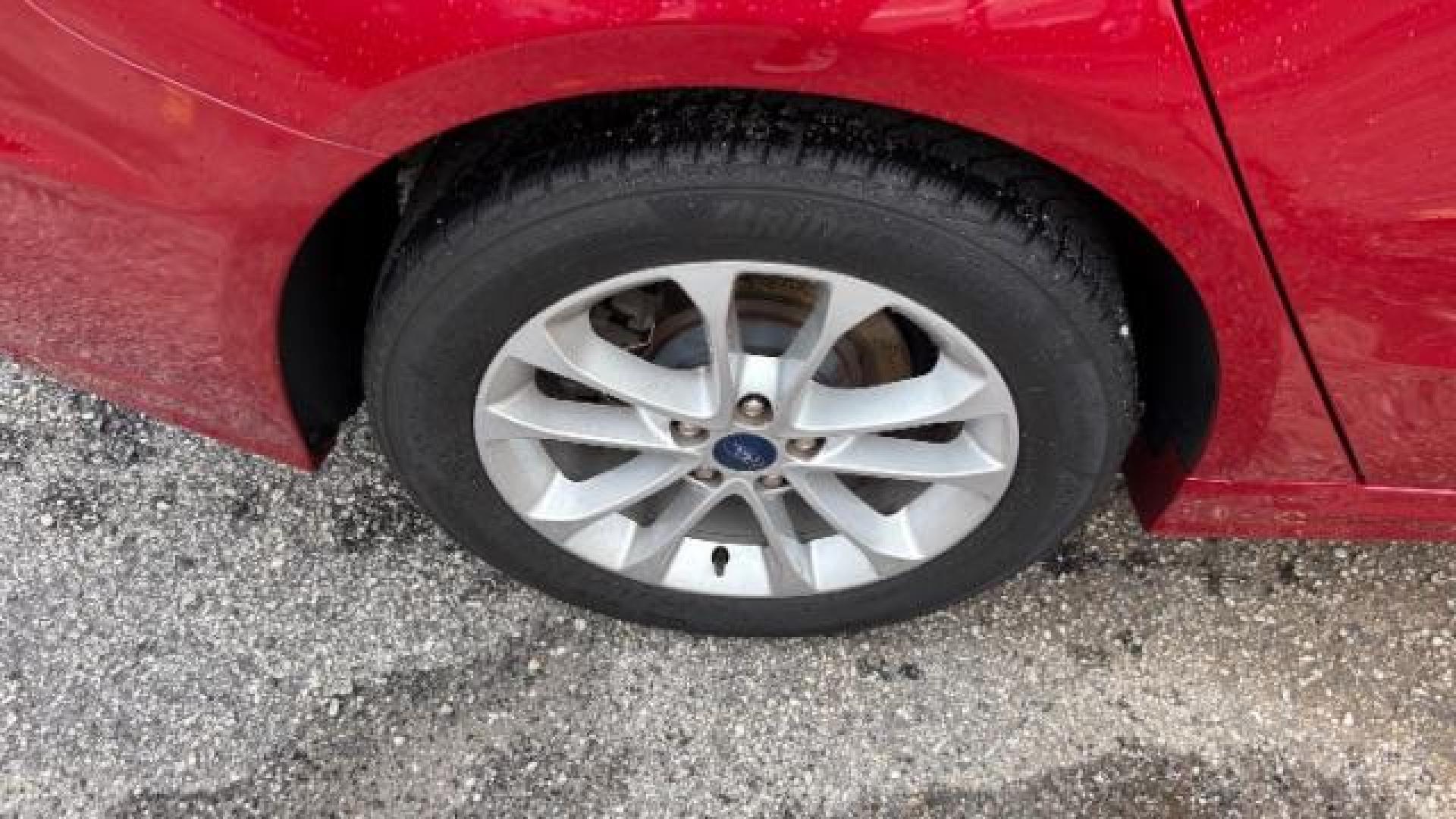 2020 RED Ford Fusion SE (3FA6P0HD3LR) , located at 1806 Veterans Memorial Hwy SW, Austell, GA, 30168, (770) 944-9558, 33.817959, -84.606987 - Photo#16