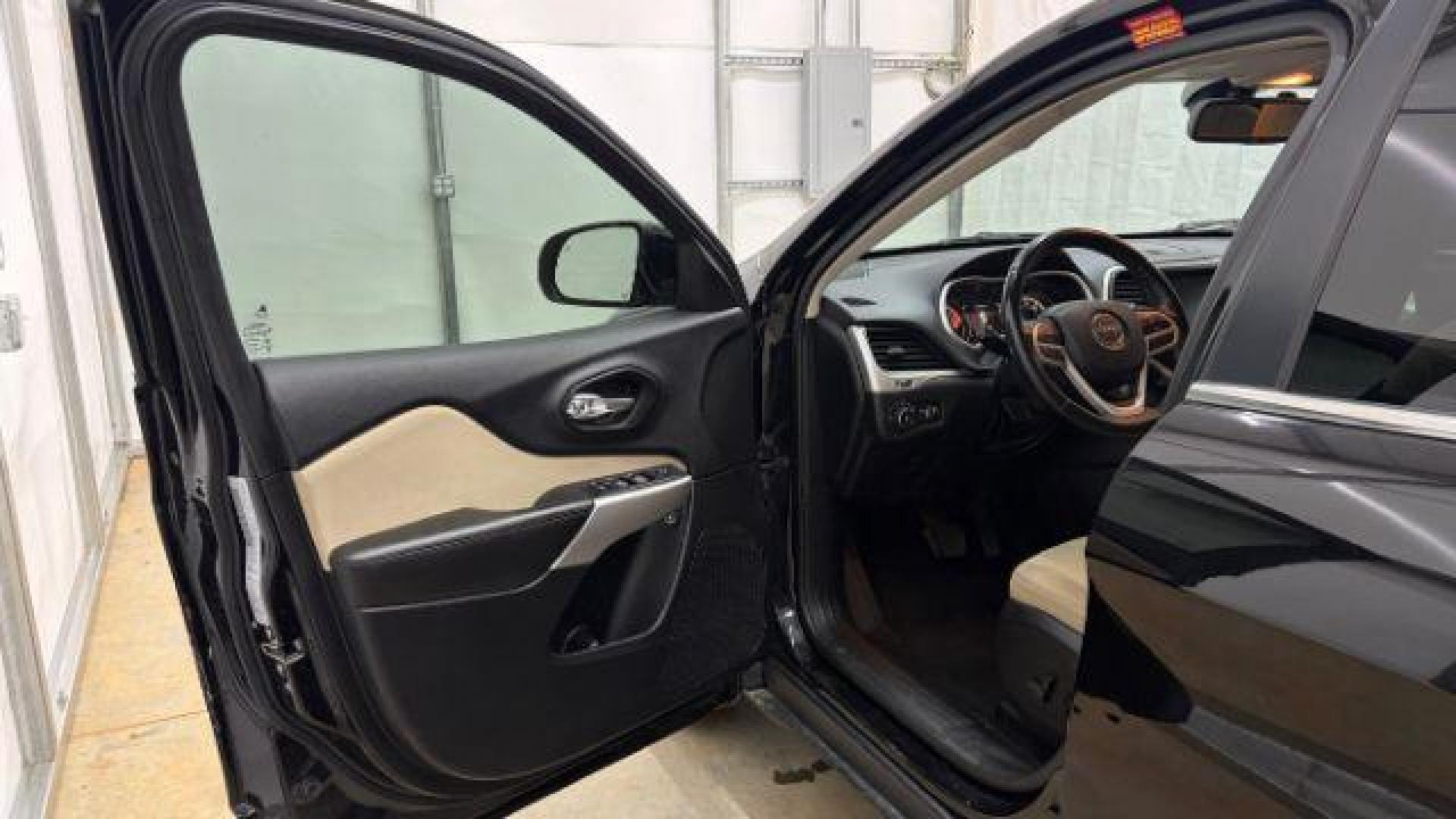 2017 Black Jeep Cherokee Latitude FWD (1C4PJLCB3HW) , located at 1806 Veterans Memorial Hwy SW, Austell, GA, 30168, (770) 944-9558, 33.817959, -84.606987 - Photo#10