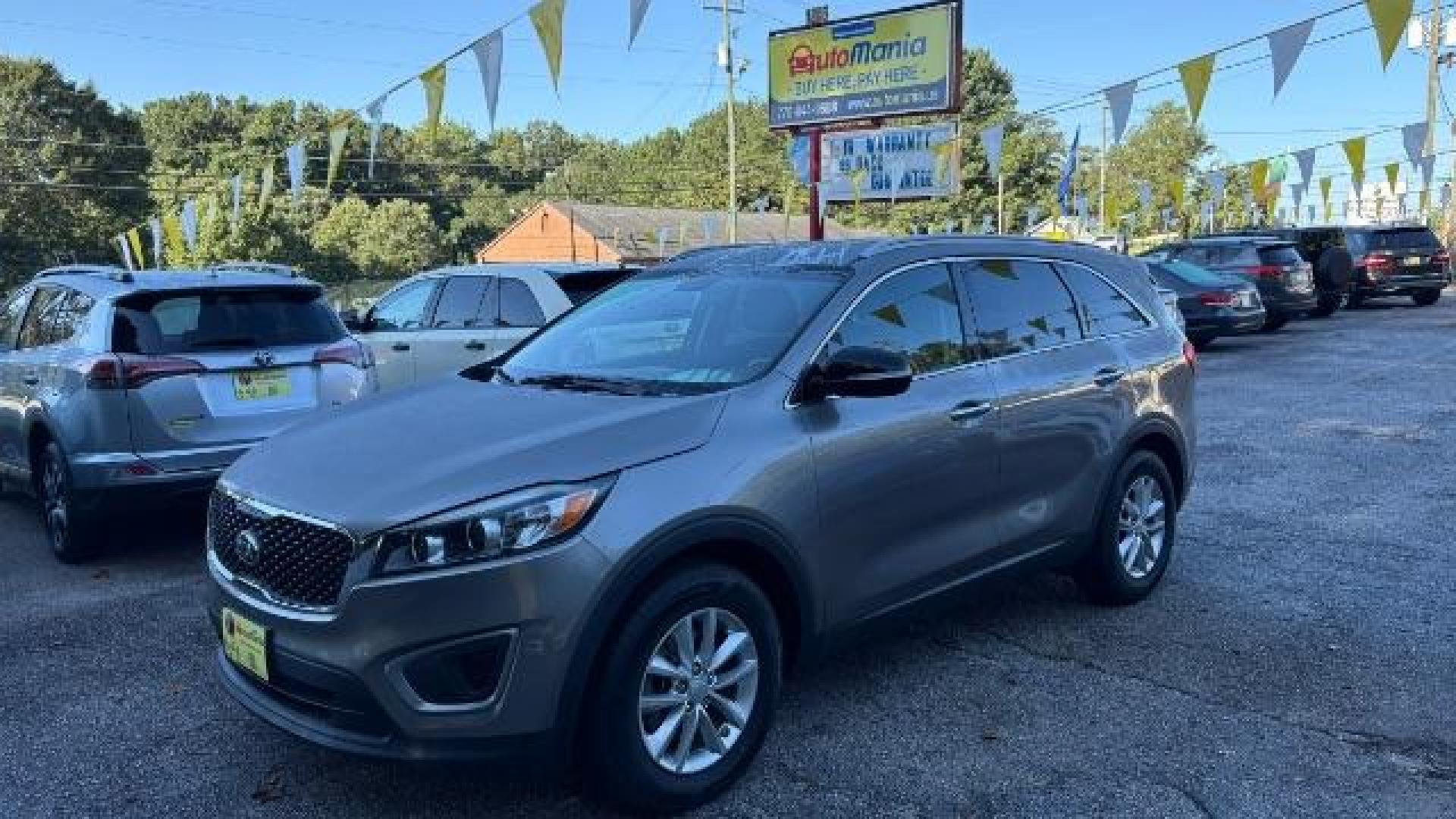 2019 Gray Kia Sorento 2.4L L (5XYPG4A37KG) with an 2.4L I-4 gasoline direct injection engine, located at 1806 Veterans Memorial Hwy SW, Austell, GA, 30168, (770) 944-9558, 33.817959, -84.606987 - Photo#0