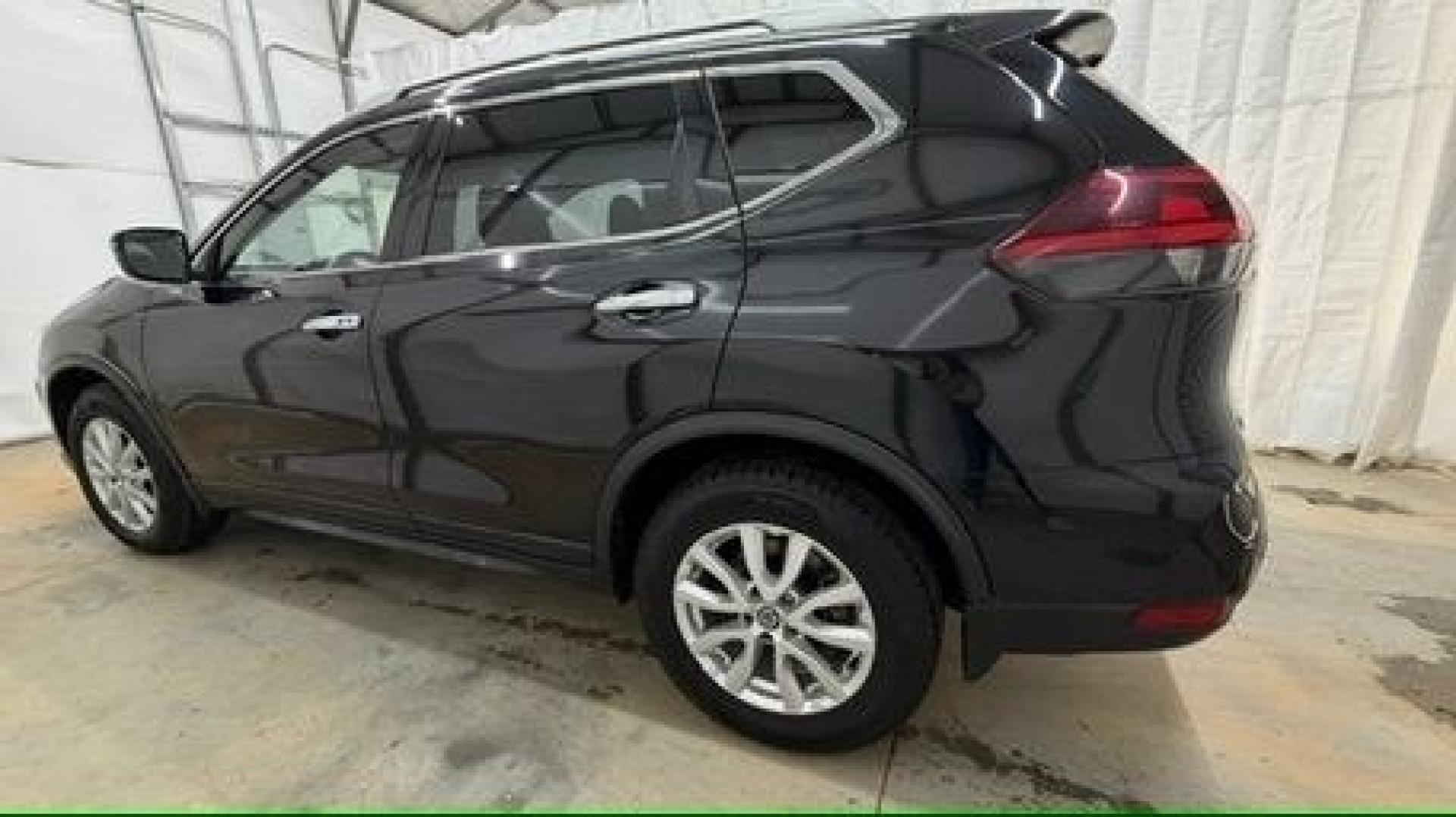 2019 Black Nissan Rogue SV (JN8AT2MT0KW) with an 2.5L I-4 DOHC engine, located at 1806 Veterans Memorial Hwy SW, Austell, GA, 30168, (770) 944-9558, 33.817959, -84.606987 - Photo#2