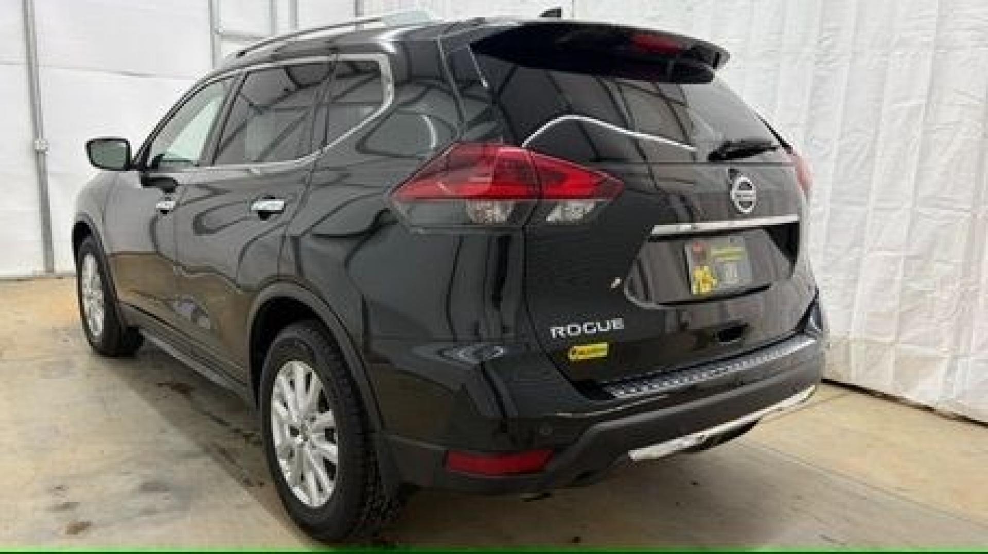 2019 Black Nissan Rogue SV (JN8AT2MT0KW) with an 2.5L I-4 DOHC engine, located at 1806 Veterans Memorial Hwy SW, Austell, GA, 30168, (770) 944-9558, 33.817959, -84.606987 - Photo#3