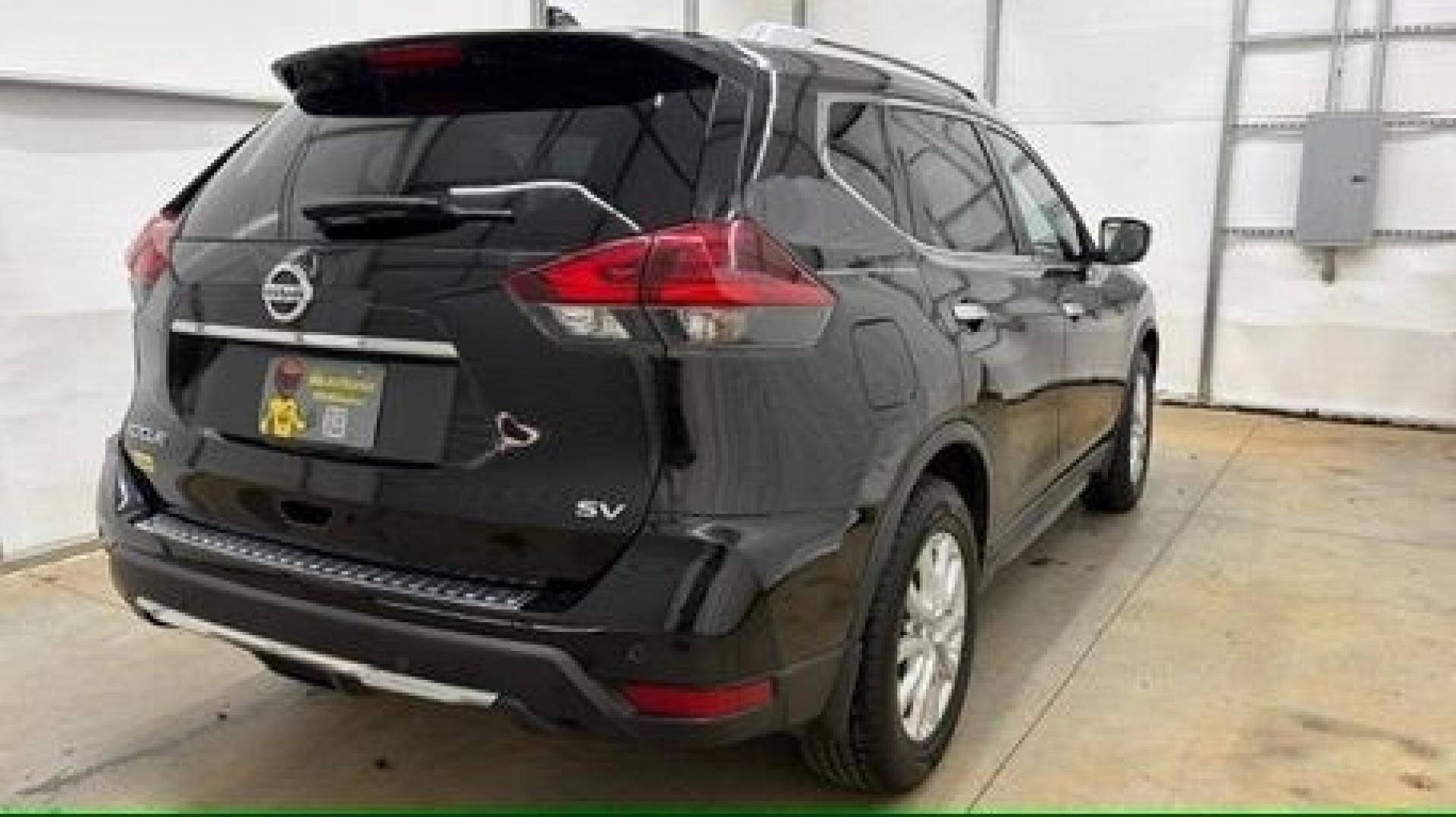 2019 Black Nissan Rogue SV (JN8AT2MT0KW) with an 2.5L I-4 DOHC engine, located at 1806 Veterans Memorial Hwy SW, Austell, GA, 30168, (770) 944-9558, 33.817959, -84.606987 - Photo#5