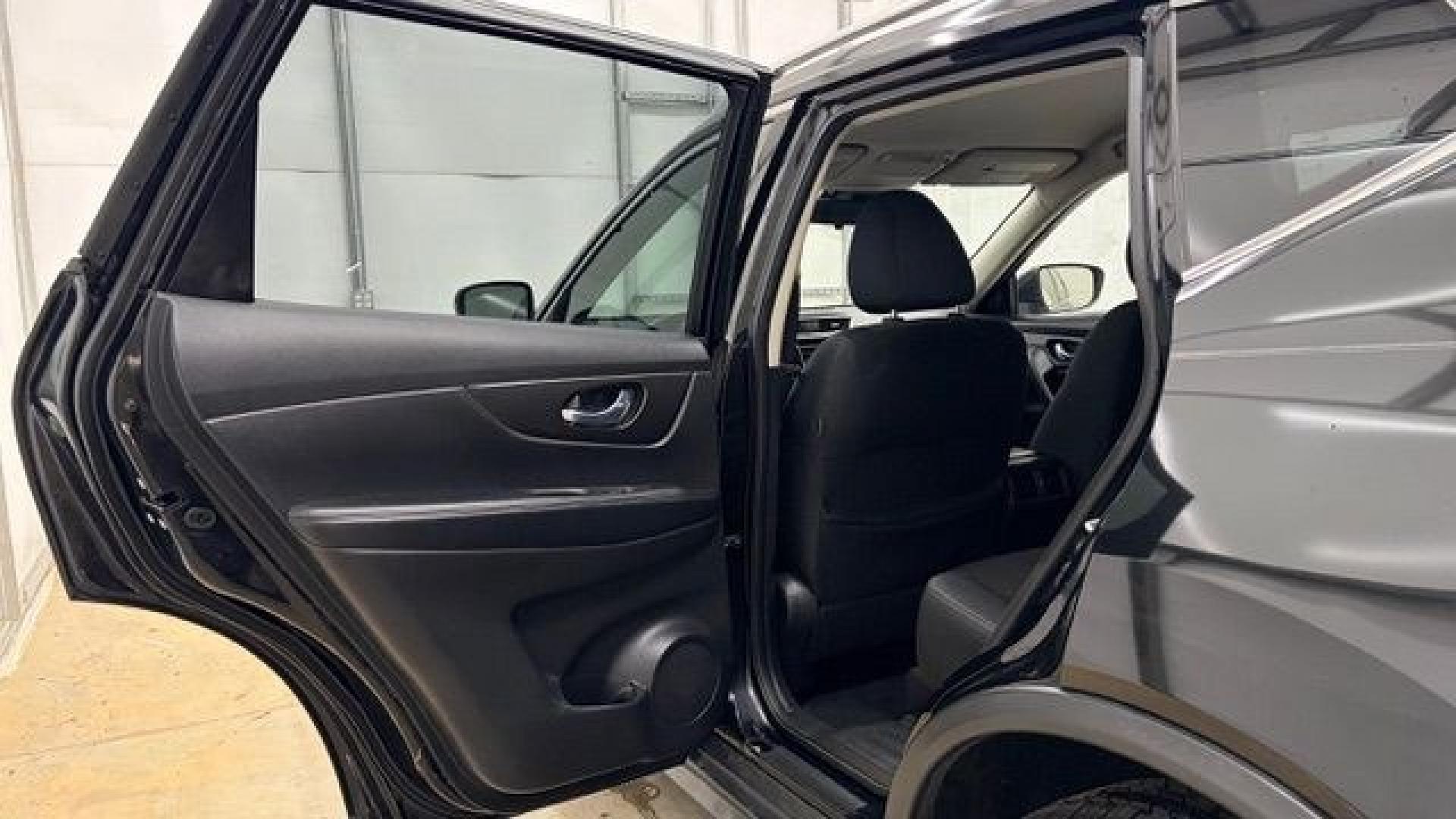 2019 Black Nissan Rogue SV (JN8AT2MT0KW) with an 2.5L I-4 DOHC engine, located at 1806 Veterans Memorial Hwy SW, Austell, GA, 30168, (770) 944-9558, 33.817959, -84.606987 - Photo#13