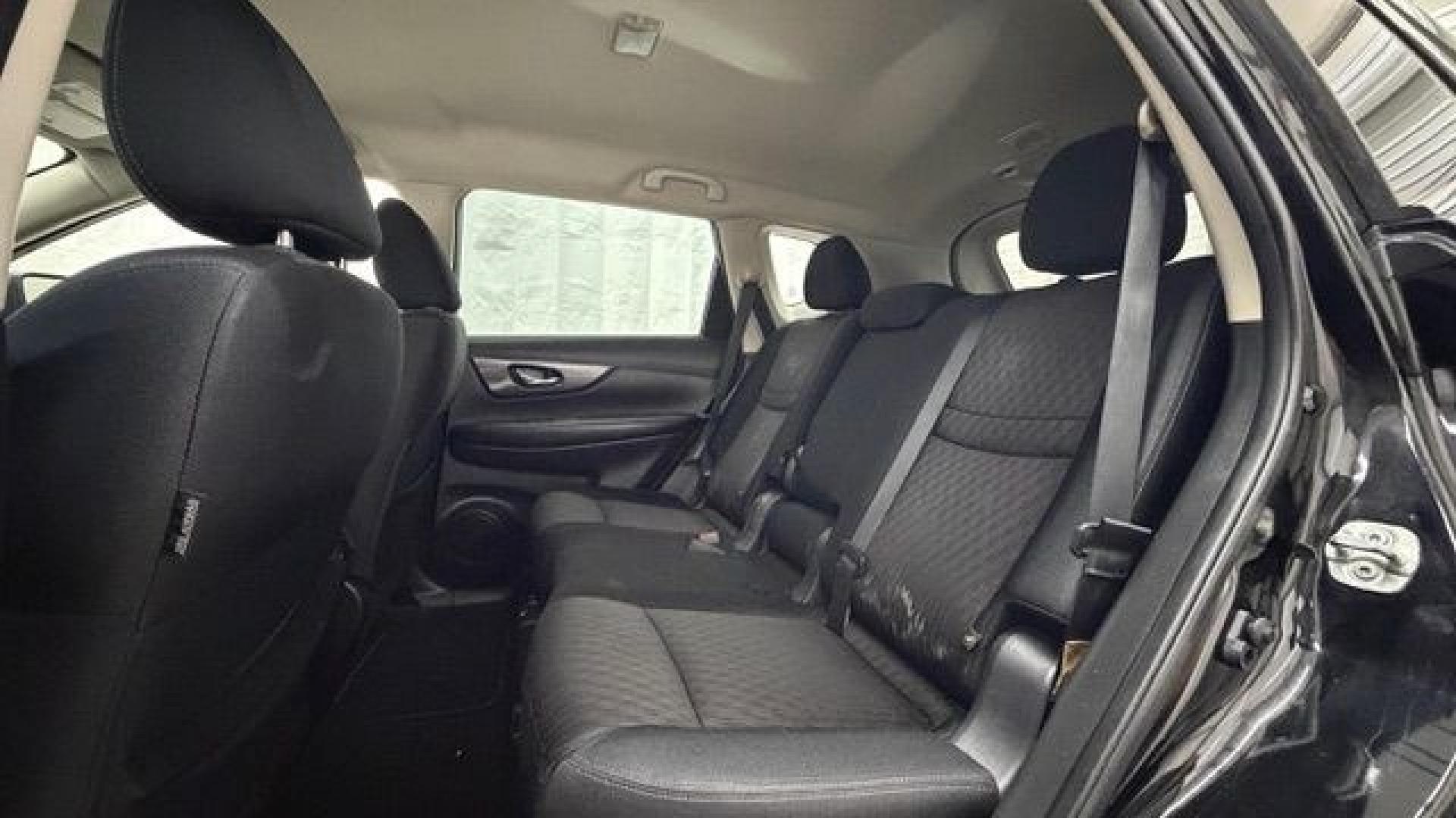2019 Black Nissan Rogue SV (JN8AT2MT0KW) with an 2.5L I-4 DOHC engine, located at 1806 Veterans Memorial Hwy SW, Austell, GA, 30168, (770) 944-9558, 33.817959, -84.606987 - Photo#14